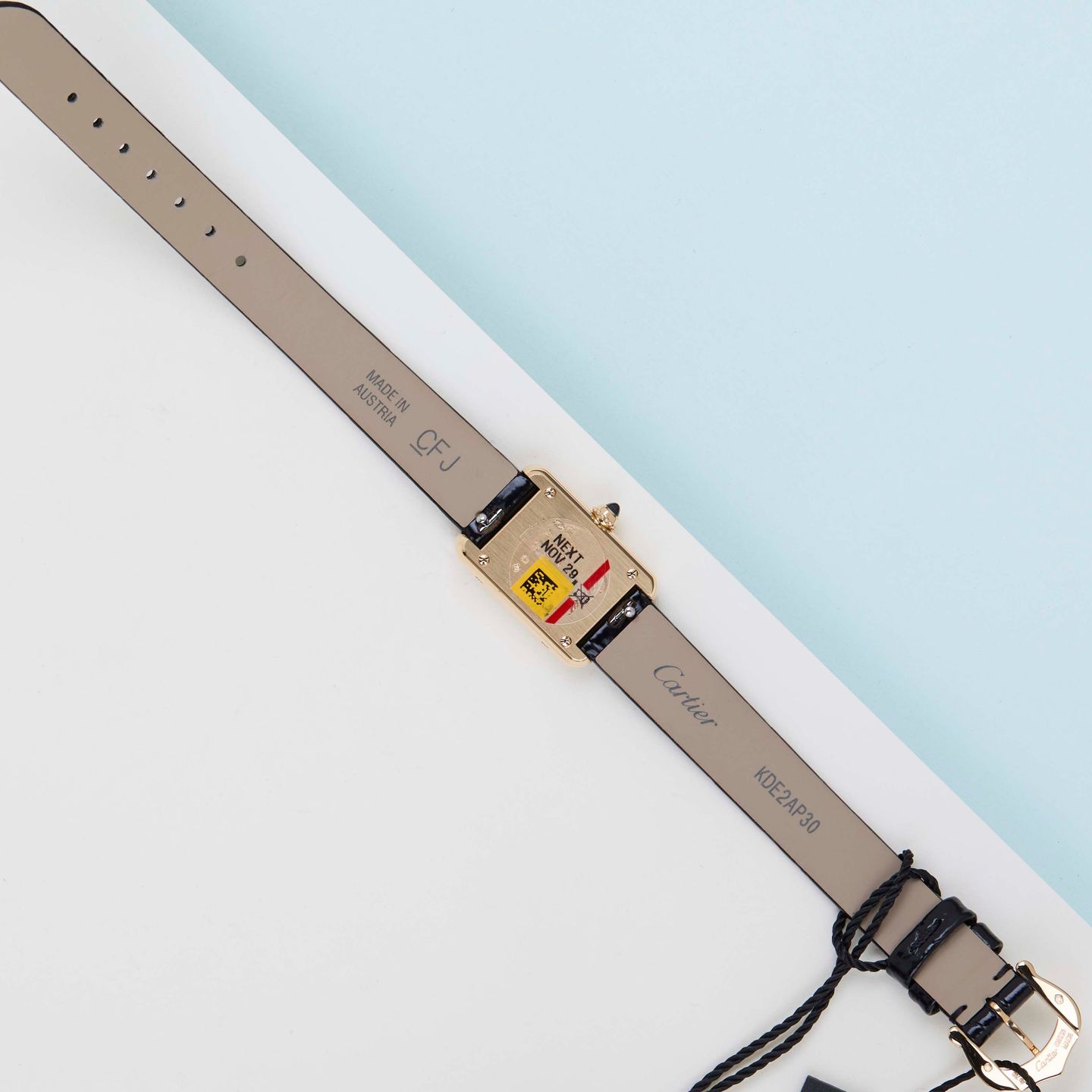 Cartier Tank Louis Cartier WGTA0352 (2026) - Silver dial 17 mm Yellow Gold case (6/8)