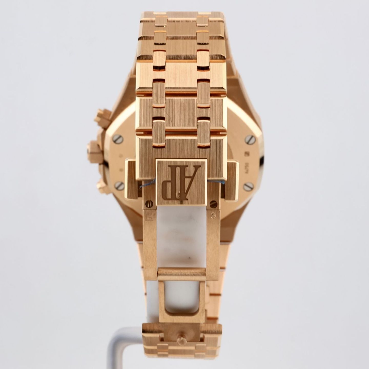 Audemars Piguet Royal Oak Chronograph 26715OR.OO.1356OR.01 (2025) - Blue dial 38 mm Rose Gold case (6/8)