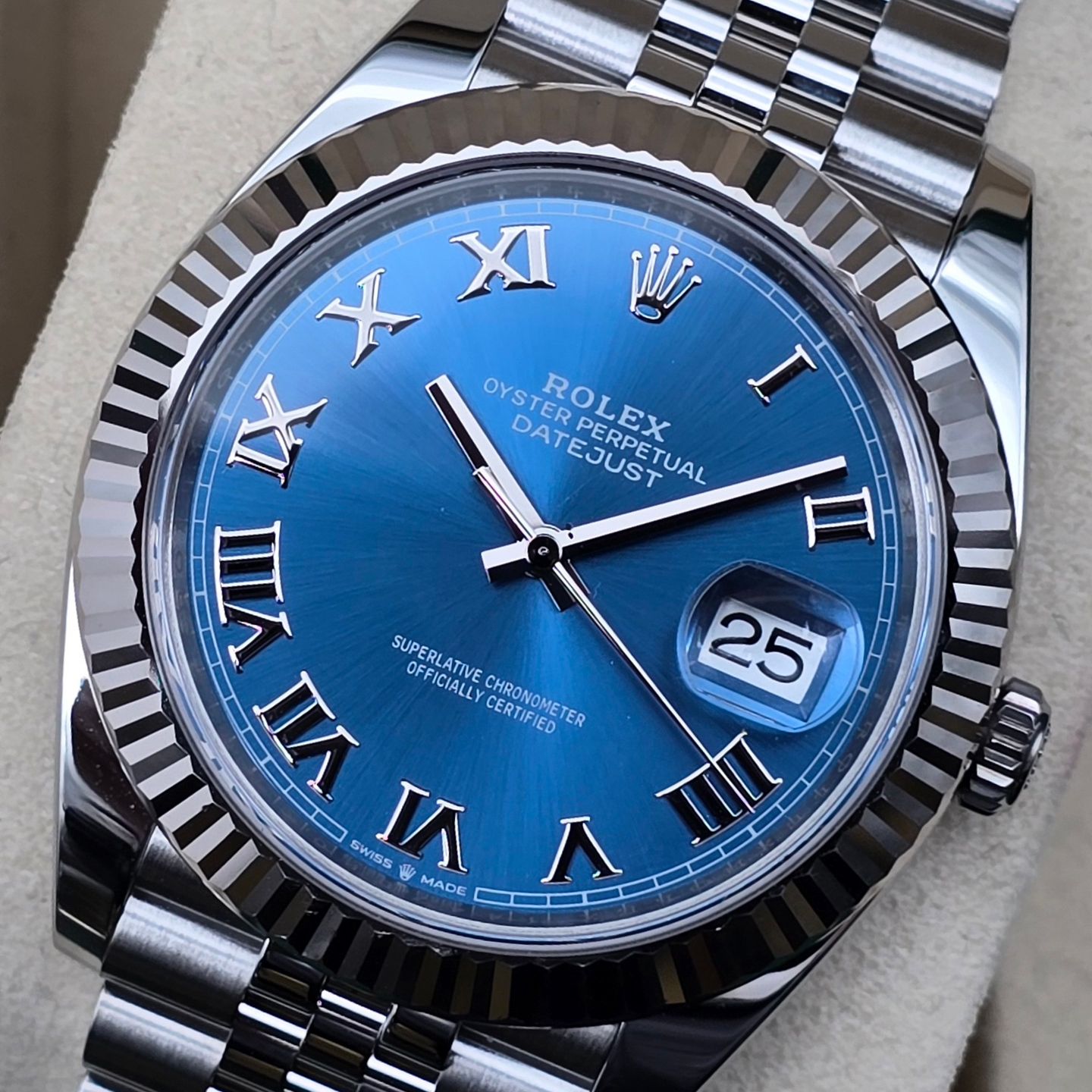 Rolex Datejust 41 126334 (2024) - Blue dial 41 mm Steel case (1/8)