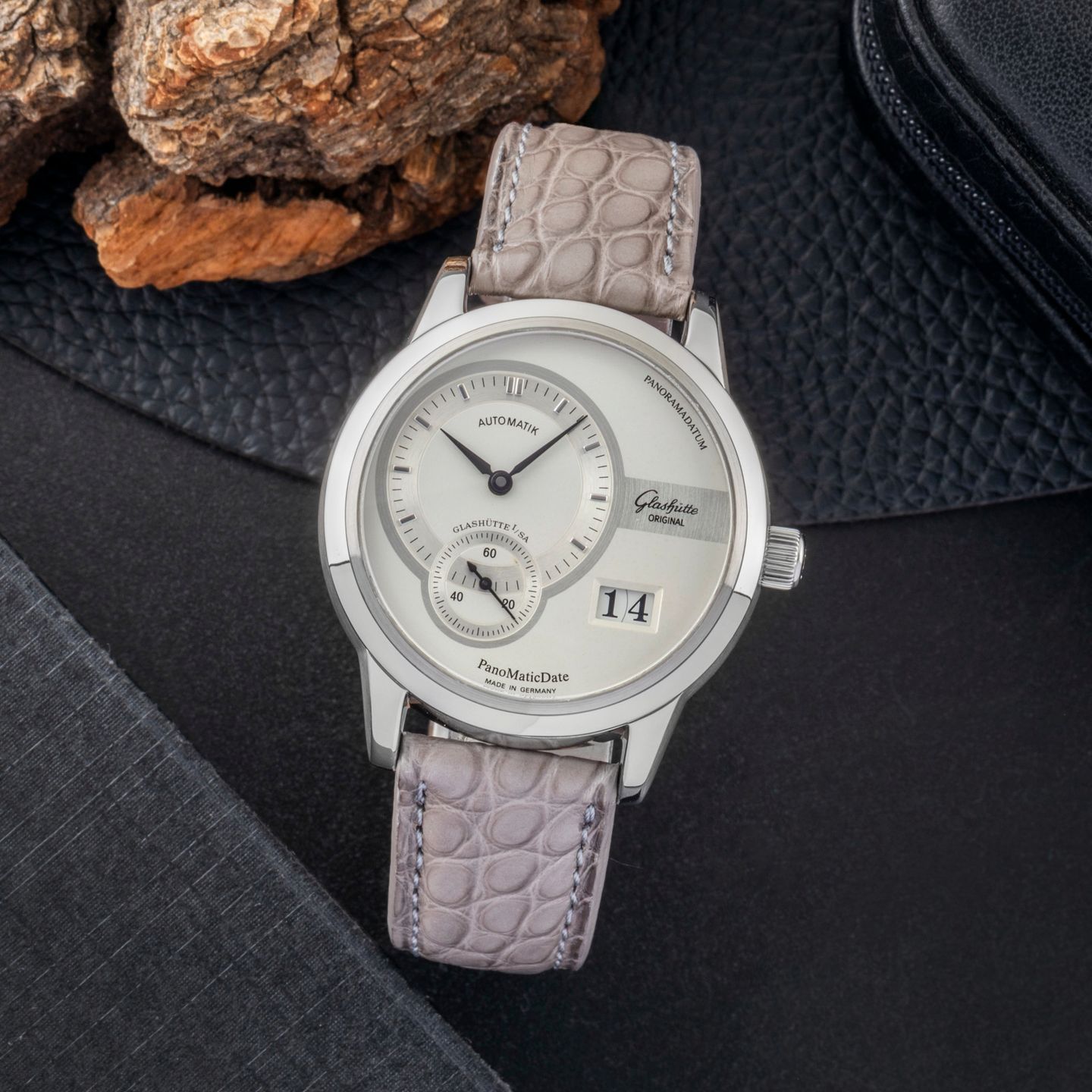 Glashütte Original PanoMaticDate 1-90-01-02-02-04 (2008) - Silver dial 40 mm Steel case (1/8)