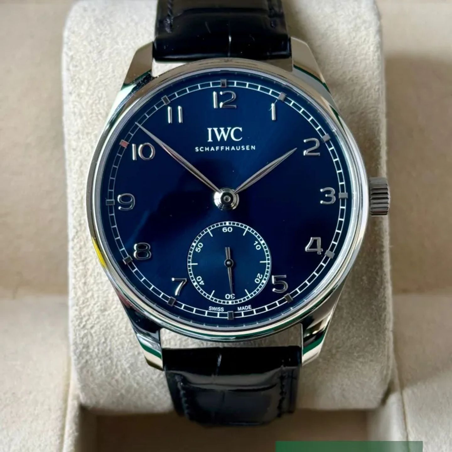 IWC Portuguese Automatic IW358305 (2020) - Blauw wijzerplaat 40mm Staal (2/7)