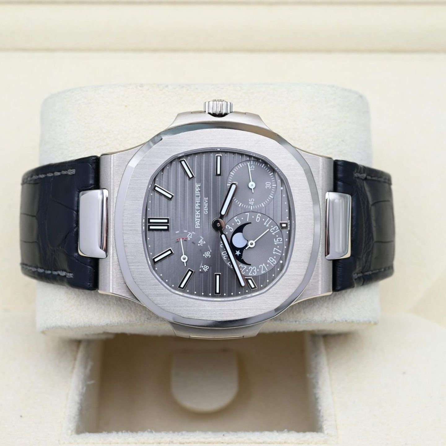 Patek Philippe Nautilus 5712G - (5/7)