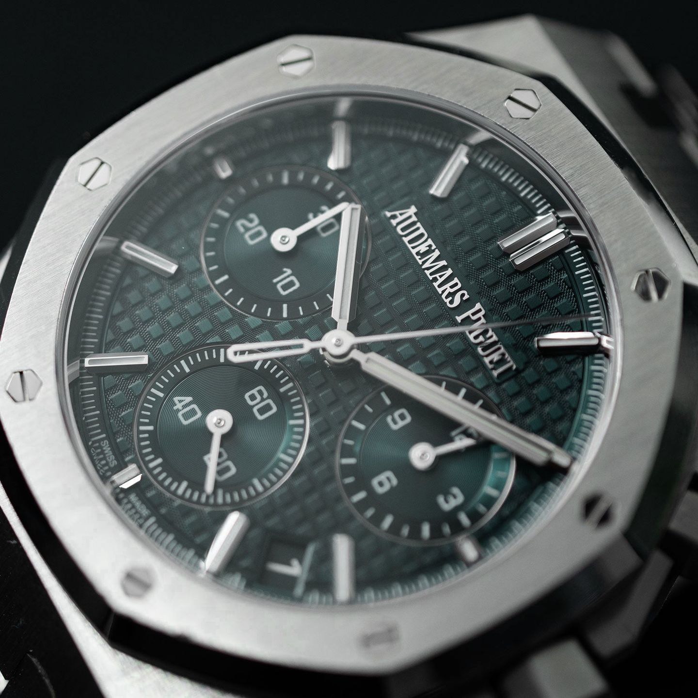 Audemars Piguet Royal Oak Chronograph 26240ST.OO.1320ST.04 (2023) - Green dial 41 mm Steel case (3/4)