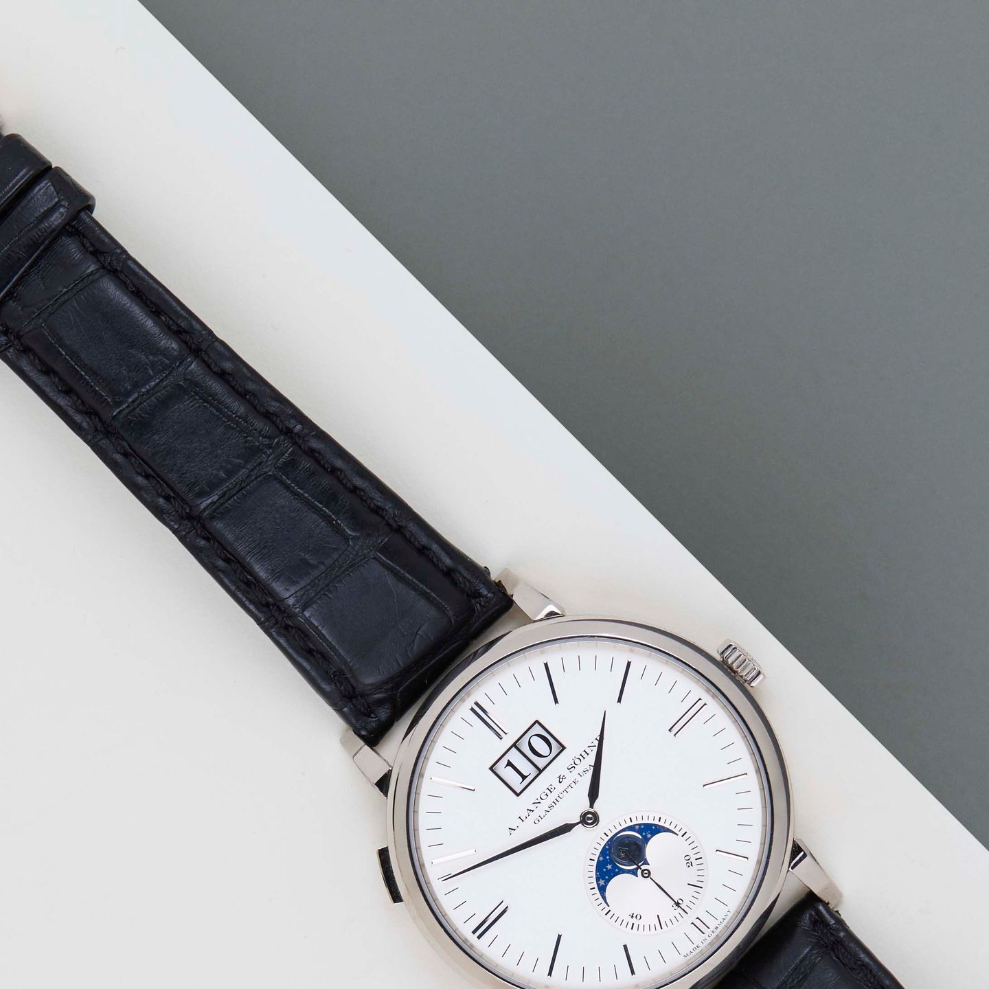 A. Lange & Söhne Saxonia 384.026 (2018) - Silver dial 40 mm White Gold case (3/8)