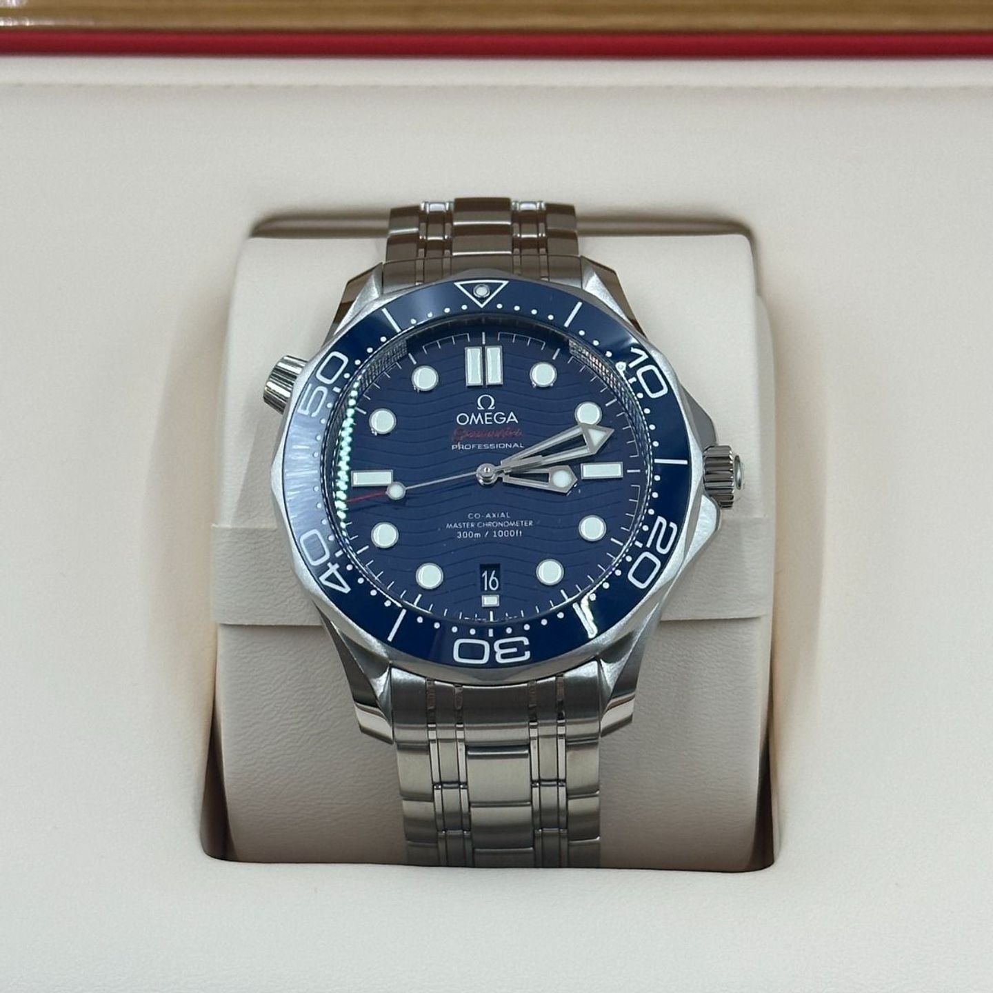 Omega Seamaster Diver 300 M 210.30.42.20.03.001 - (2/8)