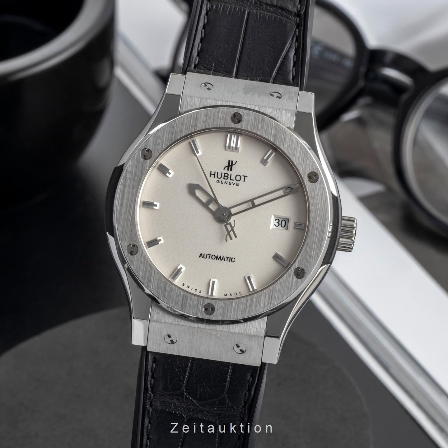 Hublot Classic Fusion 542.NX.2611.LR (Unknown (random serial)) - Silver dial 42 mm Titanium case (1/8)