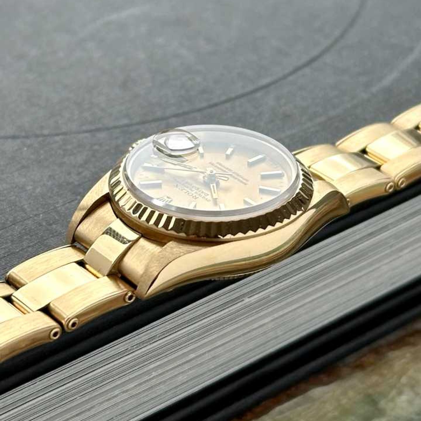 Rolex Lady-Datejust 69178 (1991) - Gold dial 26 mm Yellow Gold case (6/8)