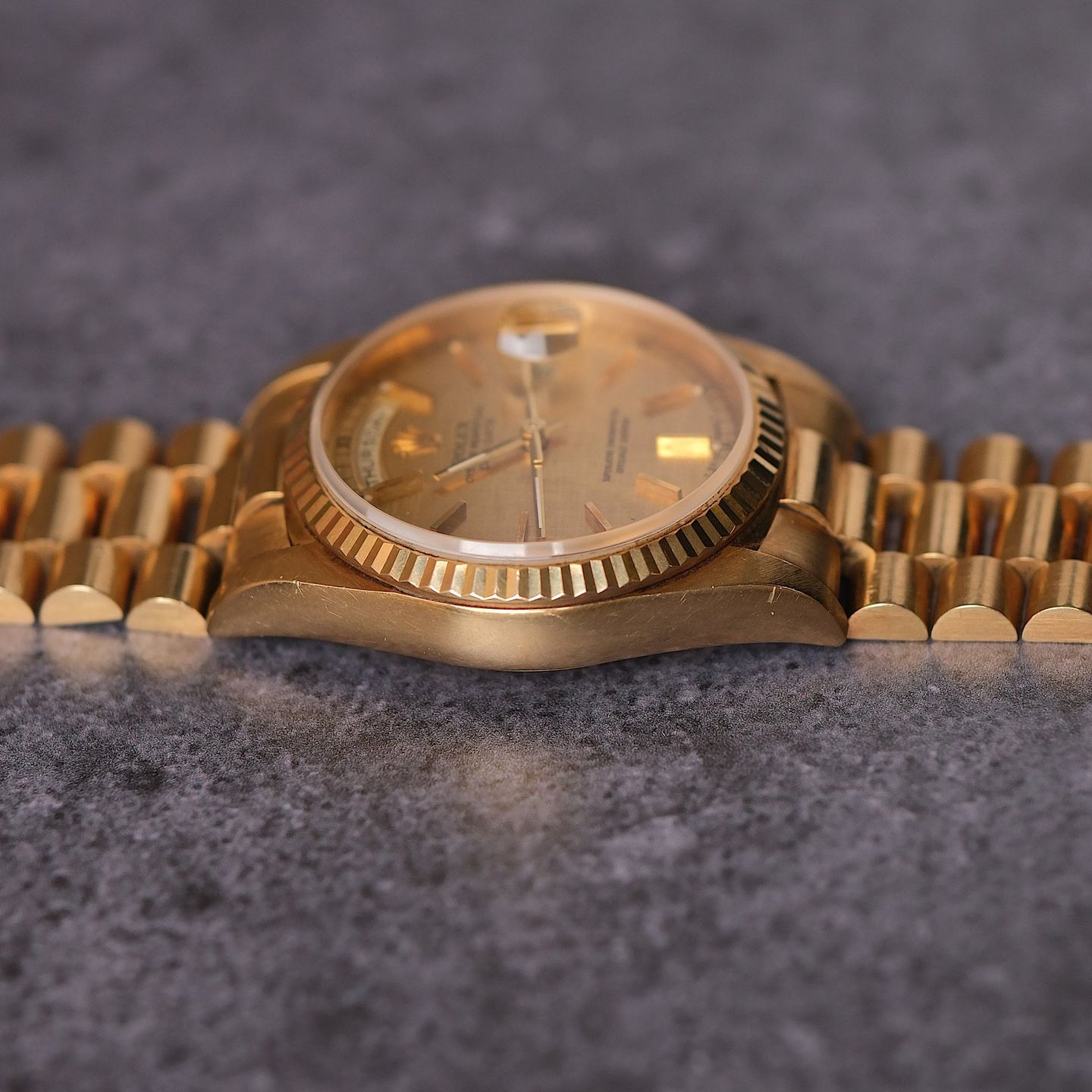 Rolex Day-Date 36 18238 (1993) - Champagne dial 36 mm Yellow Gold case (7/8)