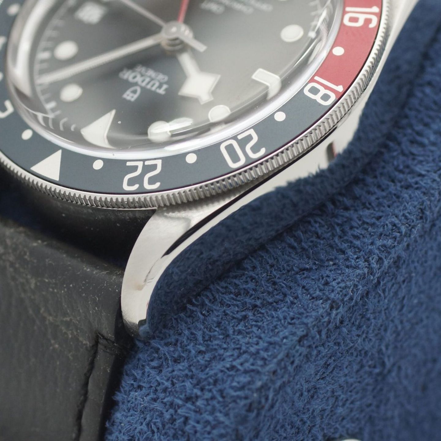 Tudor Black Bay GMT 79830RB (2018) - Black dial 41 mm Steel case (8/8)