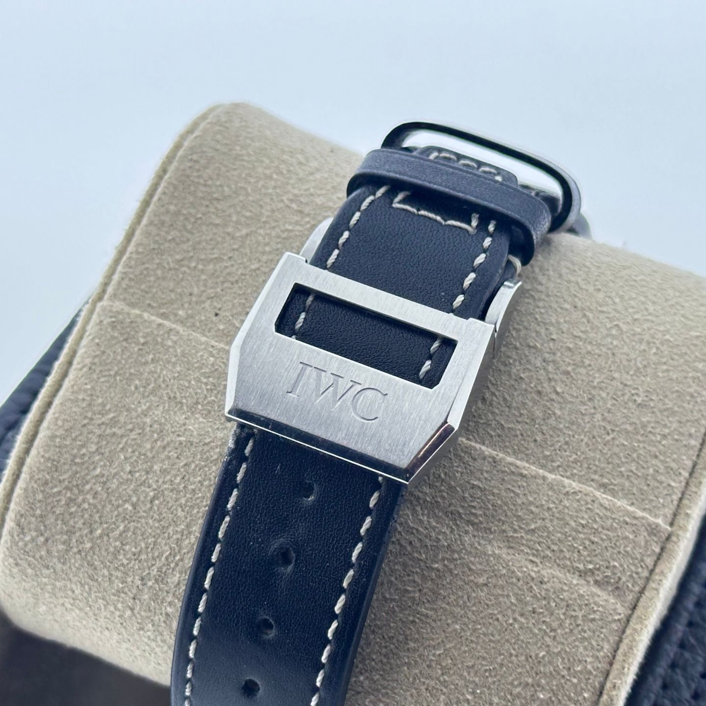 IWC Big Pilot 329303 (2022) - Black dial 43 mm Steel case (3/8)