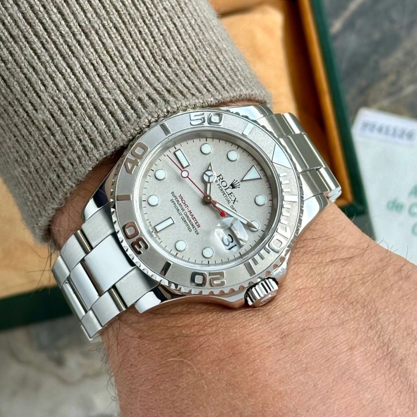Rolex Yacht-Master 40 16622 (2004) - Zilver wijzerplaat 40mm Staal (2/8)