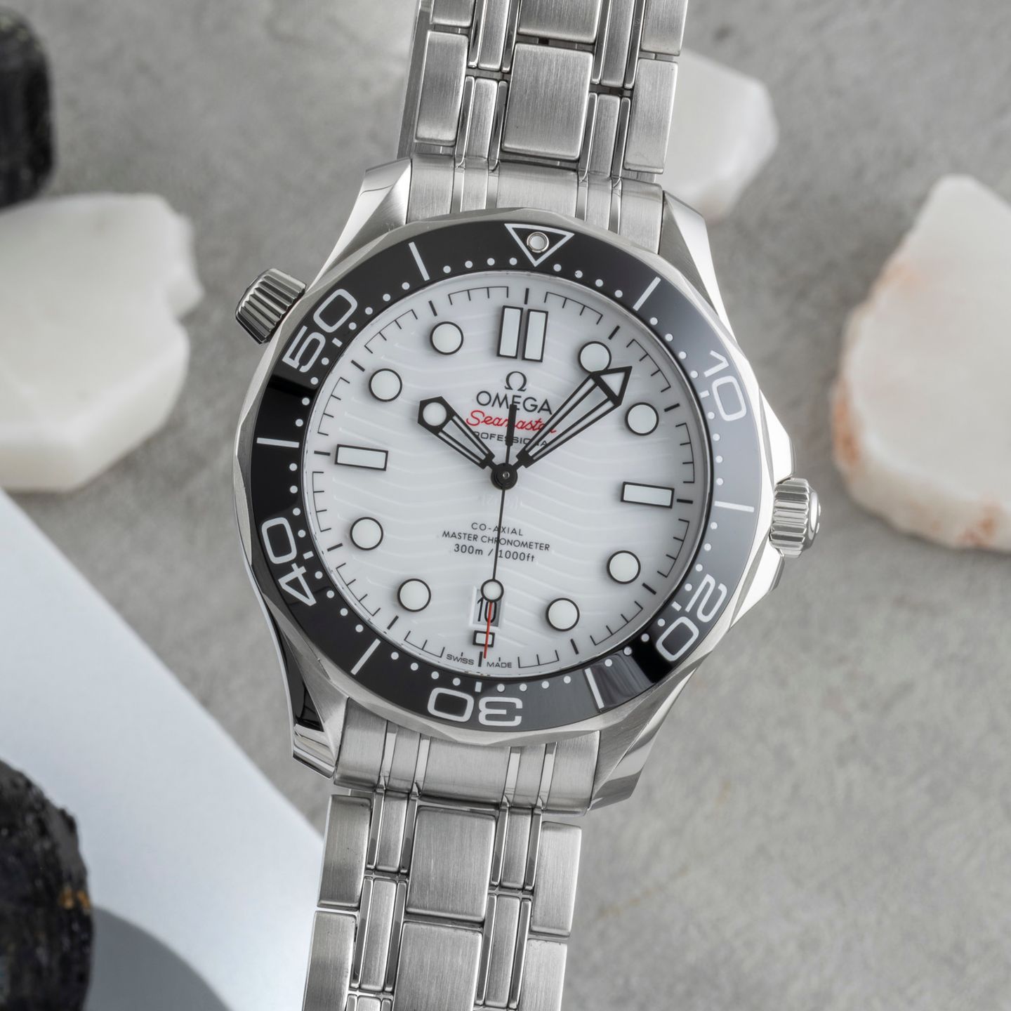 Omega Seamaster Diver 300 M 210.30.42.20.04.001 (Unknown (random serial)) - White dial 42 mm Steel case (3/8)