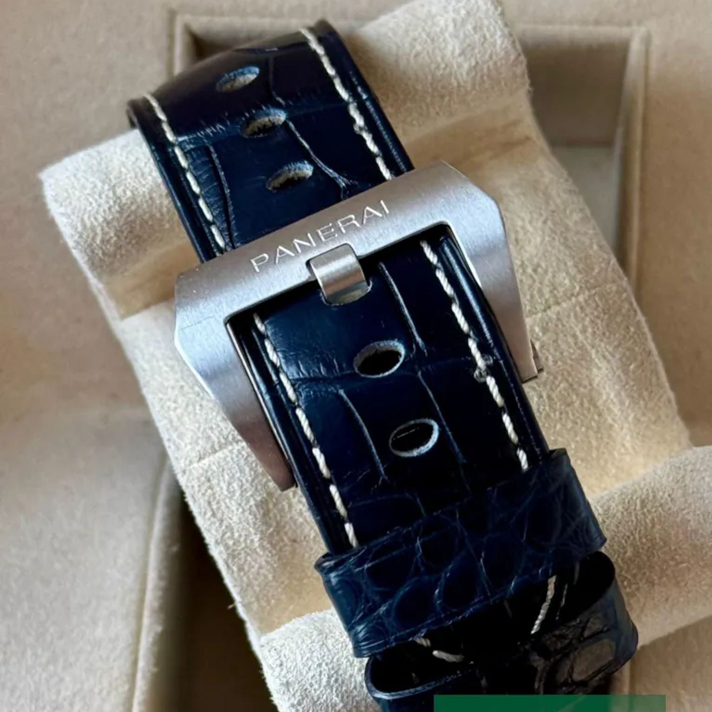 Panerai Luminor Marina PAM03313 (2025) - Blue dial 44 mm Steel case (6/7)