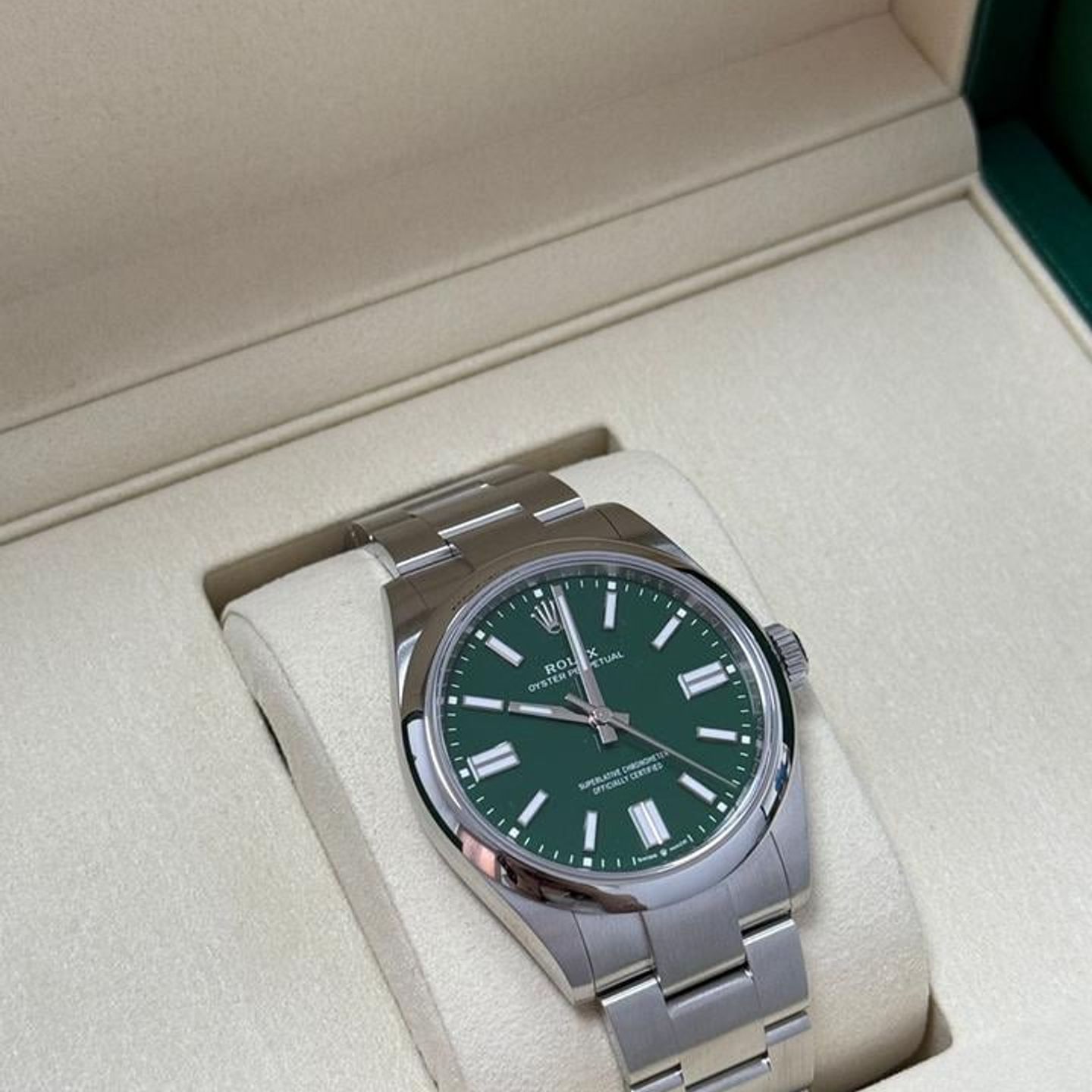 Rolex Oyster Perpetual 134300 - (6/10)