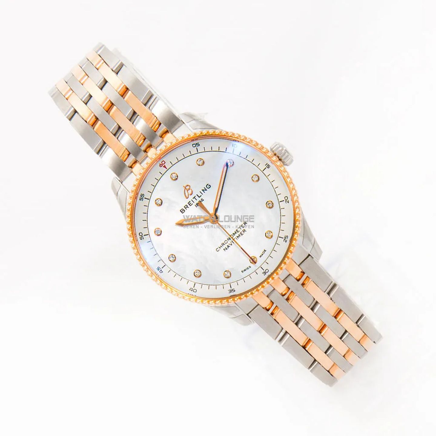 Breitling Navitimer U77320E61A1U1 (2025) - Pearl dial 32 mm Steel case (2/8)