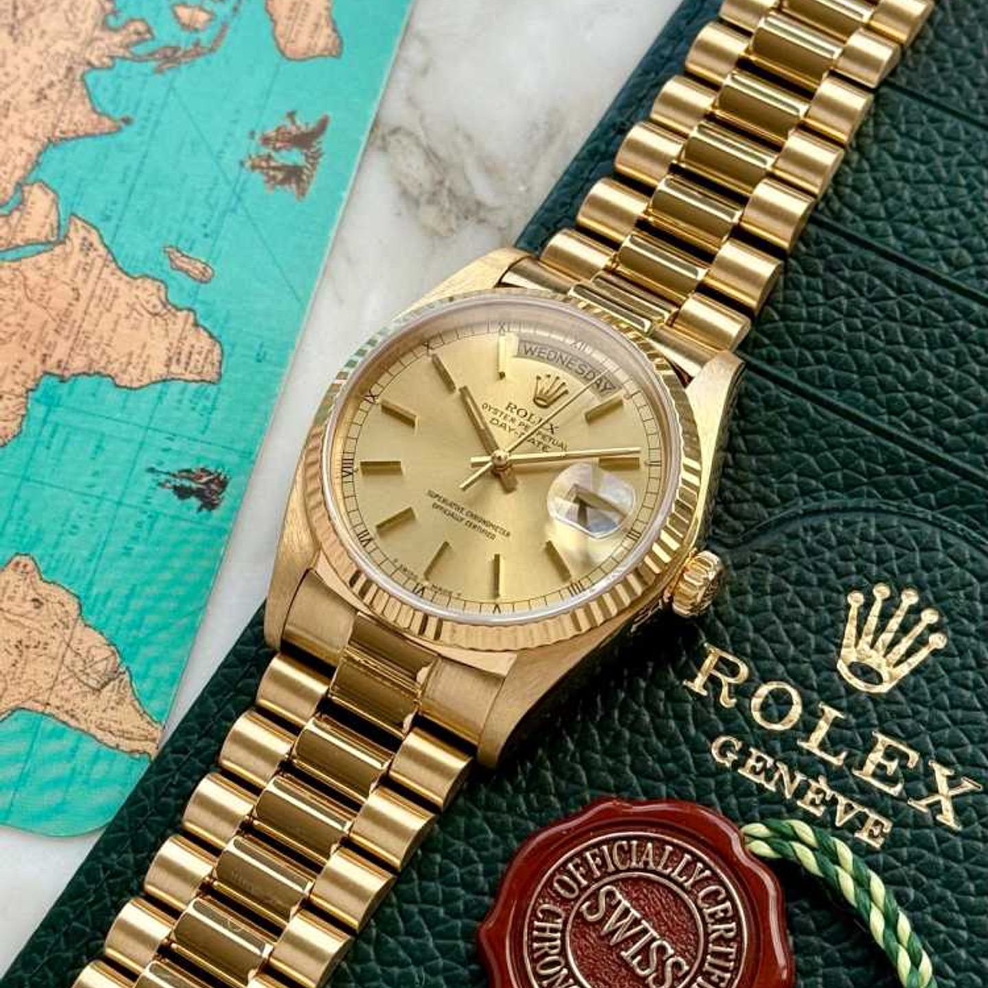 Rolex Day-Date 36 18038 (1979) - Gold dial 36 mm Yellow Gold case (3/8)