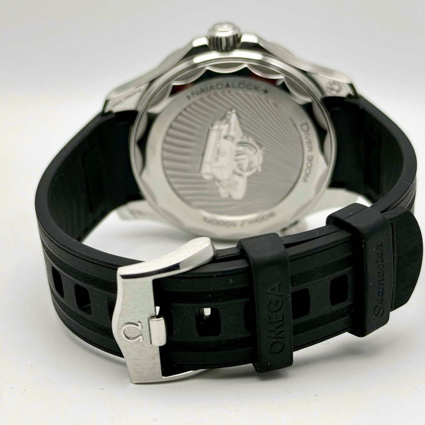 Omega Seamaster Diver 300 M 210.30.42.20.01.002 (2024) - Black dial 42 mm Steel case (8/8)