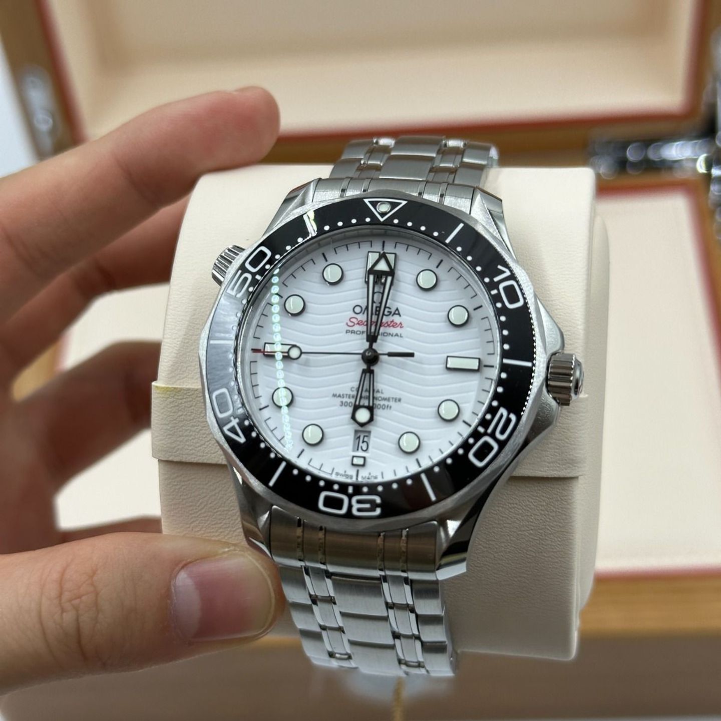 Omega Seamaster Diver 300 M 210.30.42.20.04.001 (2023) - White dial 42 mm Steel case (7/8)