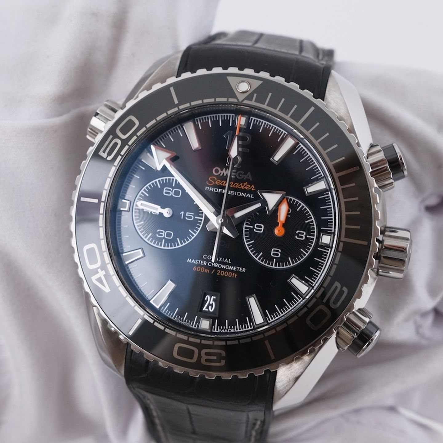 Omega Seamaster Planet Ocean Chronograph 215.33.46.51.01.001 (2020) - Zwart wijzerplaat 46mm Staal (3/8)