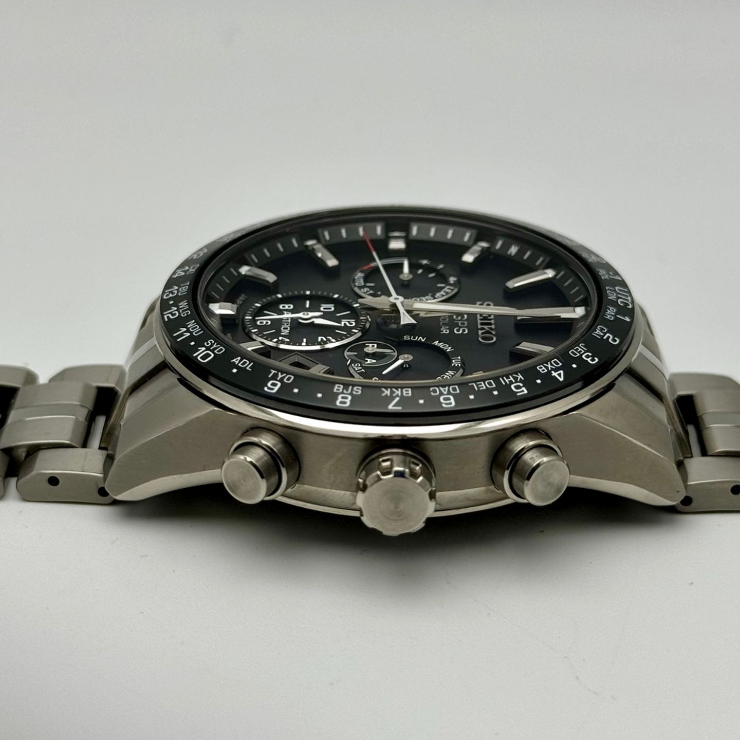 Seiko Astron SSH003J1 (2019) - Zwart wijzerplaat 43mm Titanium (4/10)