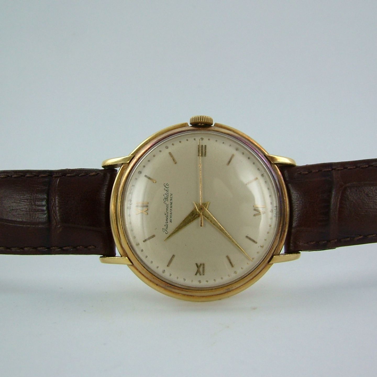 IWC Vintage - (1980) - Champagne dial 36 mm Yellow Gold case (1/5)