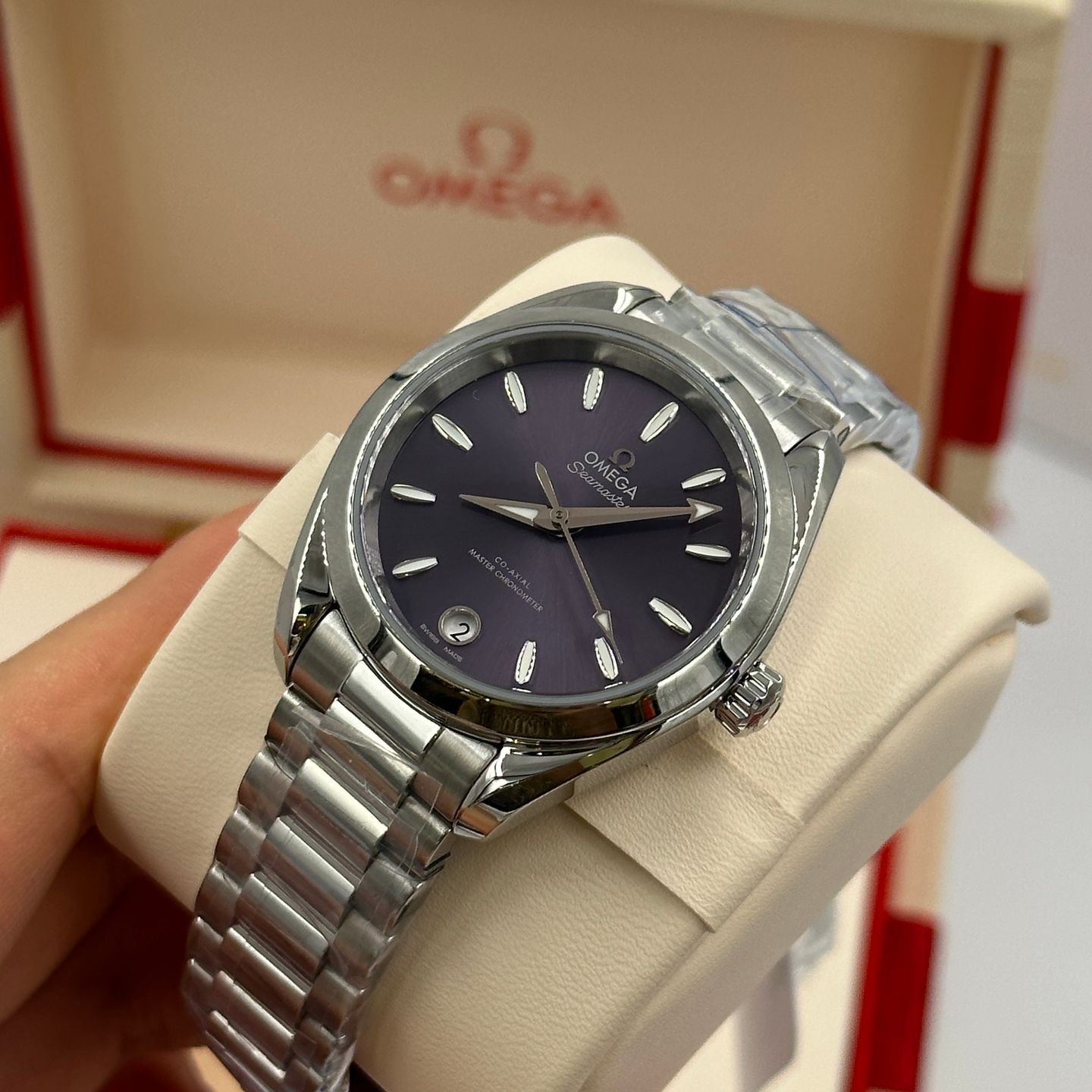 Omega Seamaster Aqua Terra 220.10.34.20.10.002 (2023) - Purple dial 34 mm Steel case (4/8)