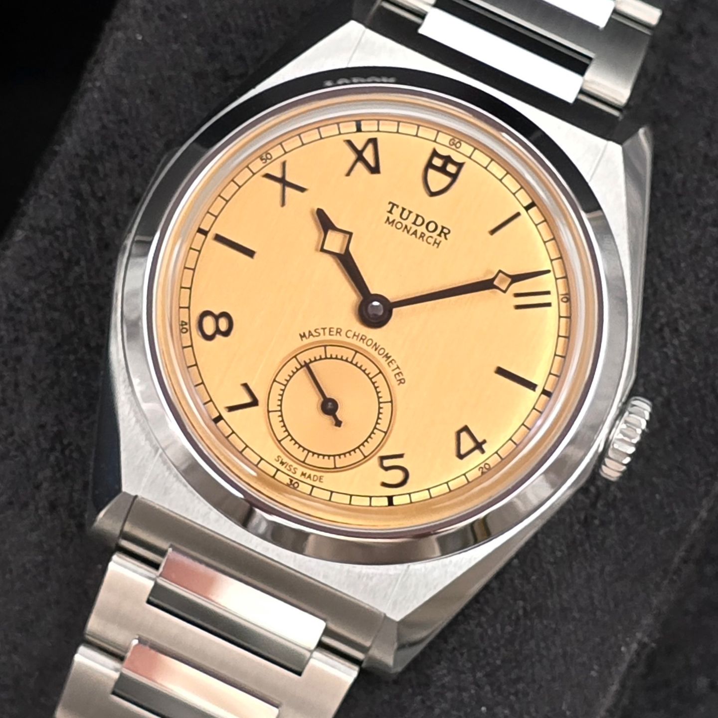 Tudor Monarch M2639W1A0U-0001 (2026) - Champagne dial 39 mm Steel case (1/8)