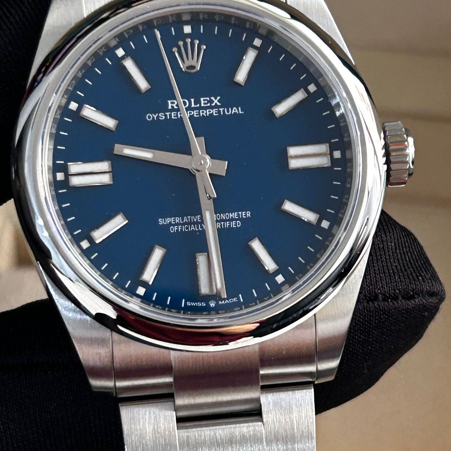 Rolex Oyster Perpetual 41 134300 (2025) - Black dial 41 mm Steel case (6/8)