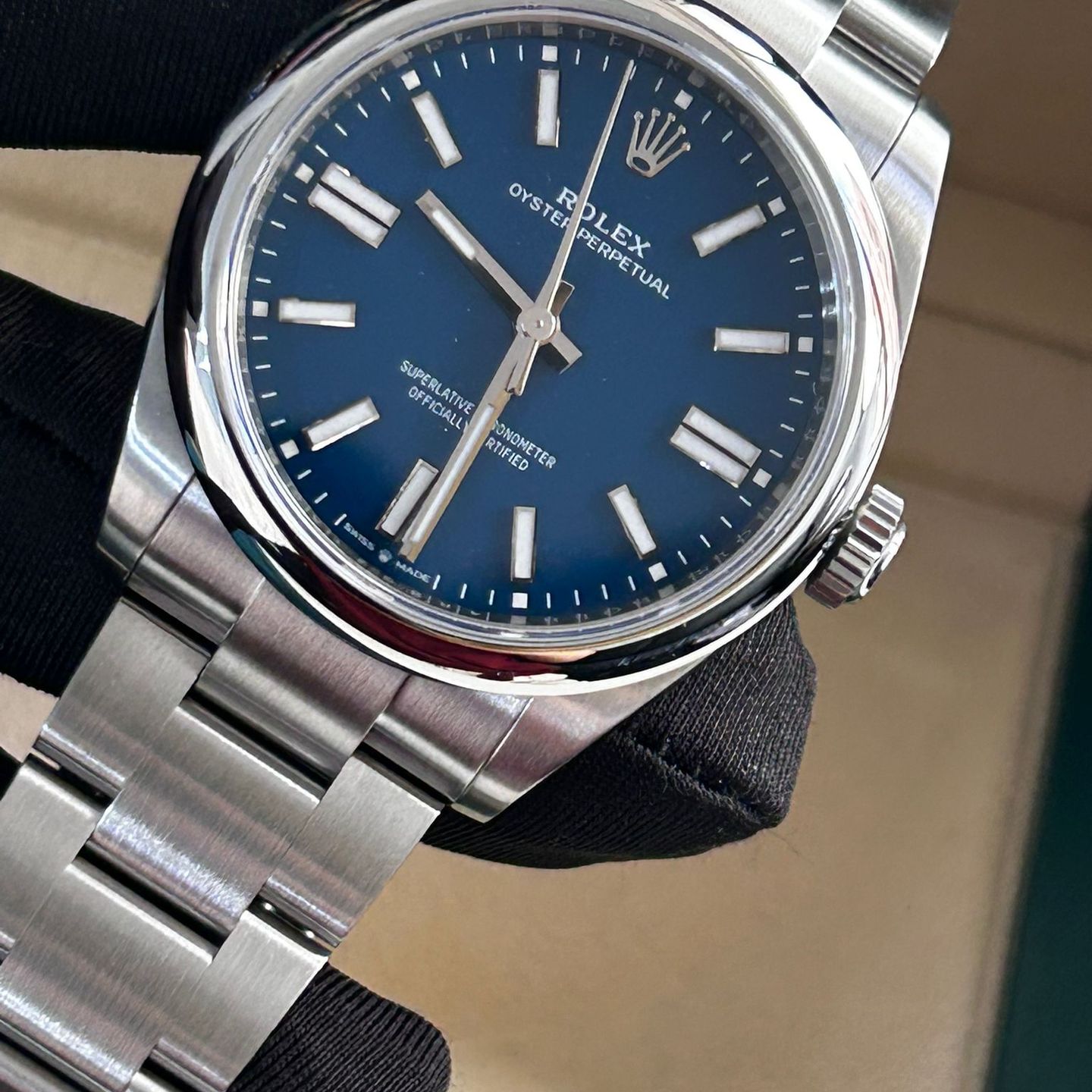 Rolex Oyster Perpetual 41 134300 (2025) - Black dial 41 mm Steel case (7/8)