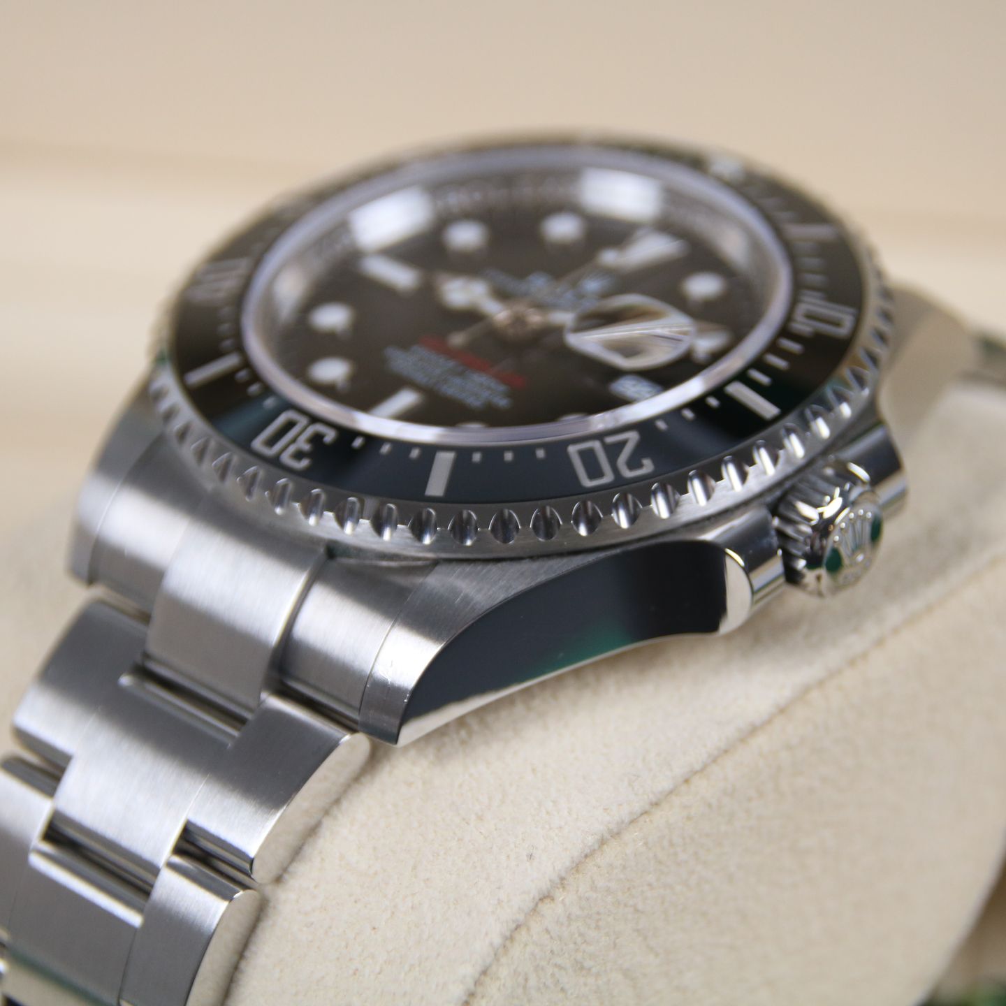 Rolex Sea-Dweller 126600 (2024) - Black dial 43 mm Steel case (5/6)