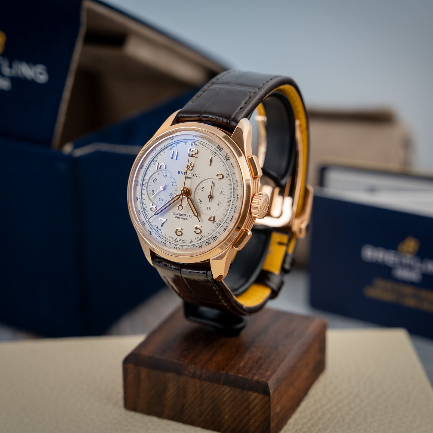 Breitling Premier RB0930371G1P1 (2022) - Silver dial 40 mm Red Gold case (4/8)