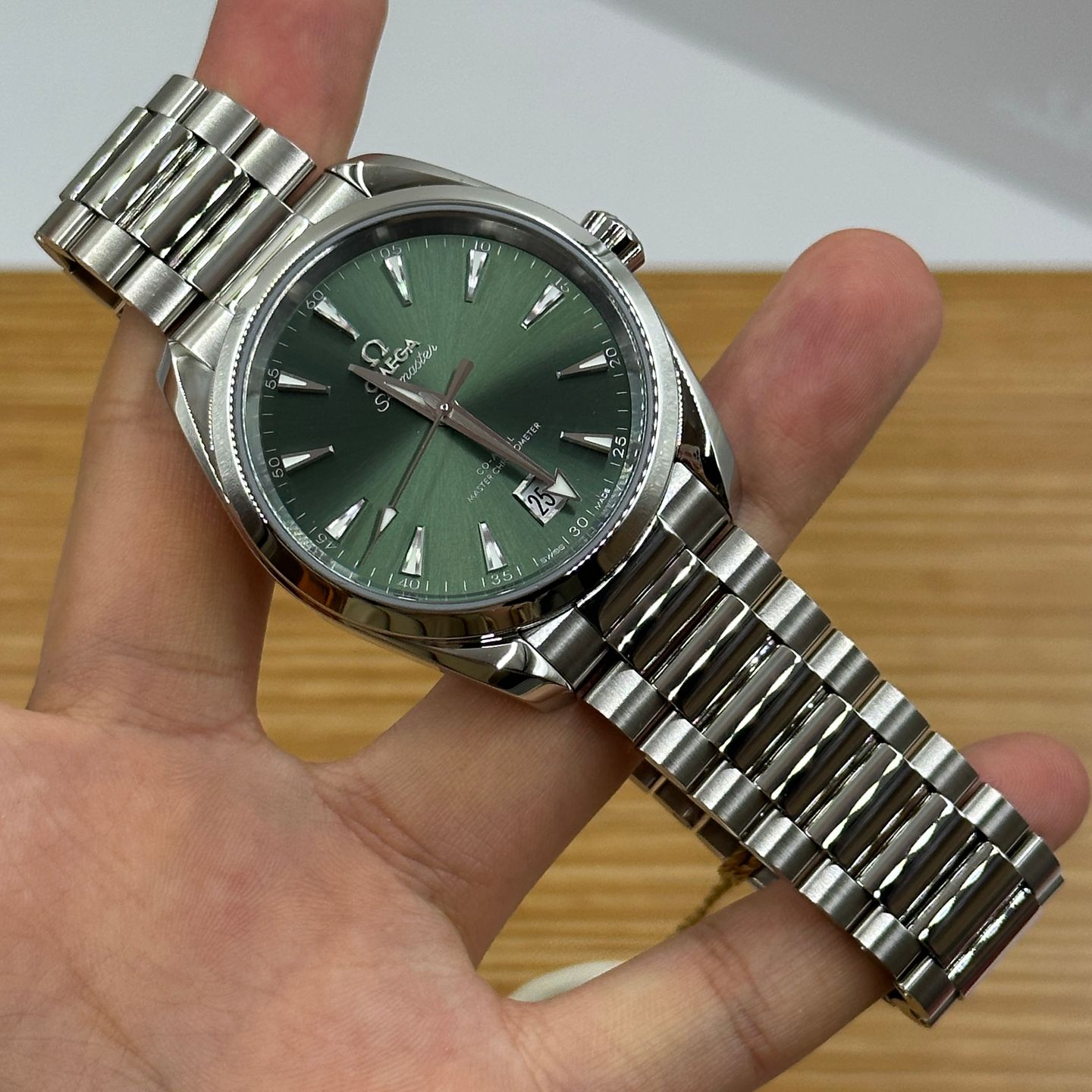 Omega Seamaster Aqua Terra 220.10.38.20.10.002 (2023) - Green dial 38 mm Steel case (7/8)