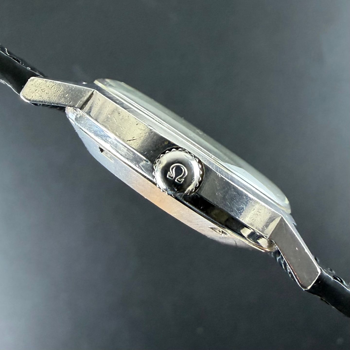 Omega Genève 166.070 (1970) - White dial 35 mm Steel case (5/8)