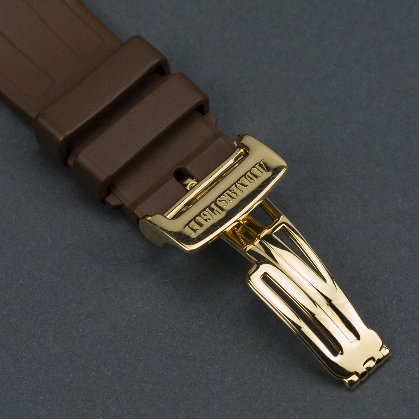 Audemars Piguet Royal Oak Offshore 26007BA.OO.D088CR.01 (2014) - Brown dial 42 mm Yellow Gold case (8/8)