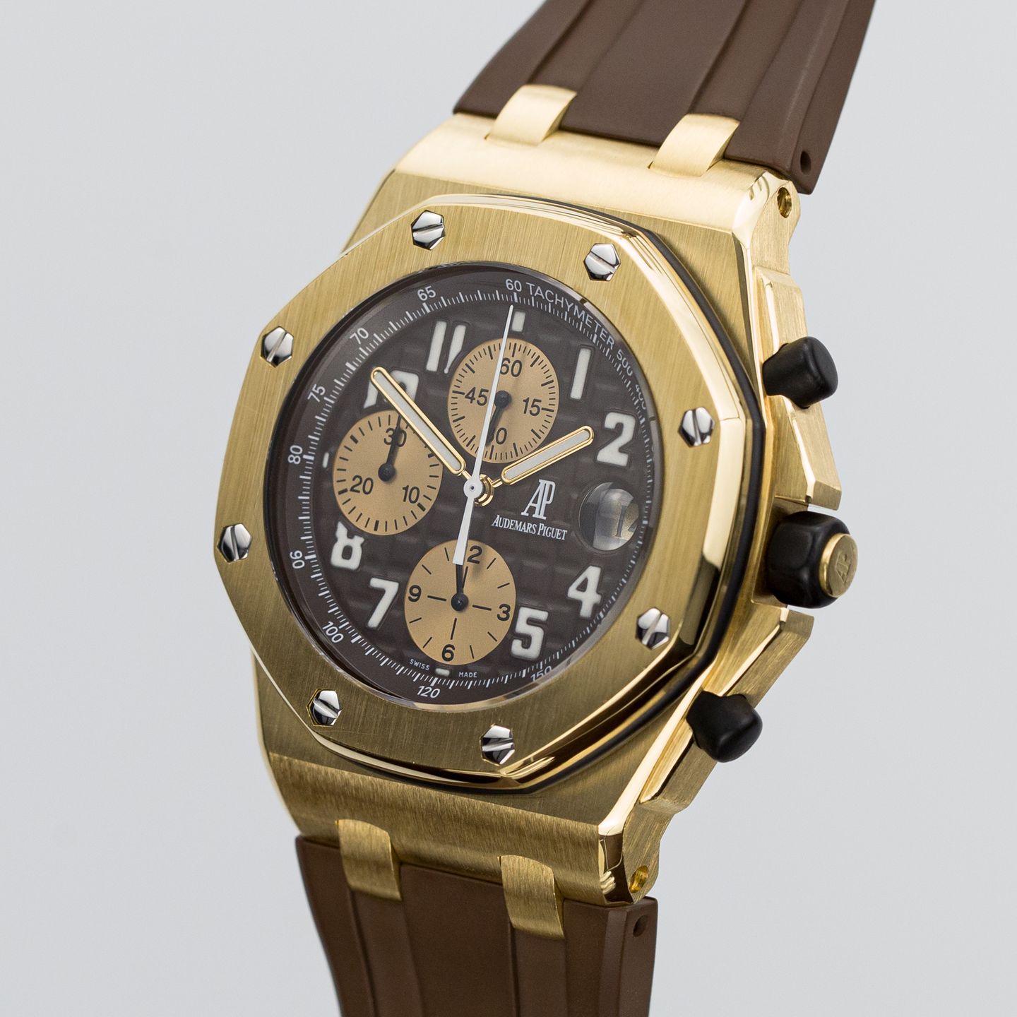 Audemars Piguet Royal Oak Offshore 26007BA.OO.D088CR.01 (2014) - Brown dial 42 mm Yellow Gold case (2/8)