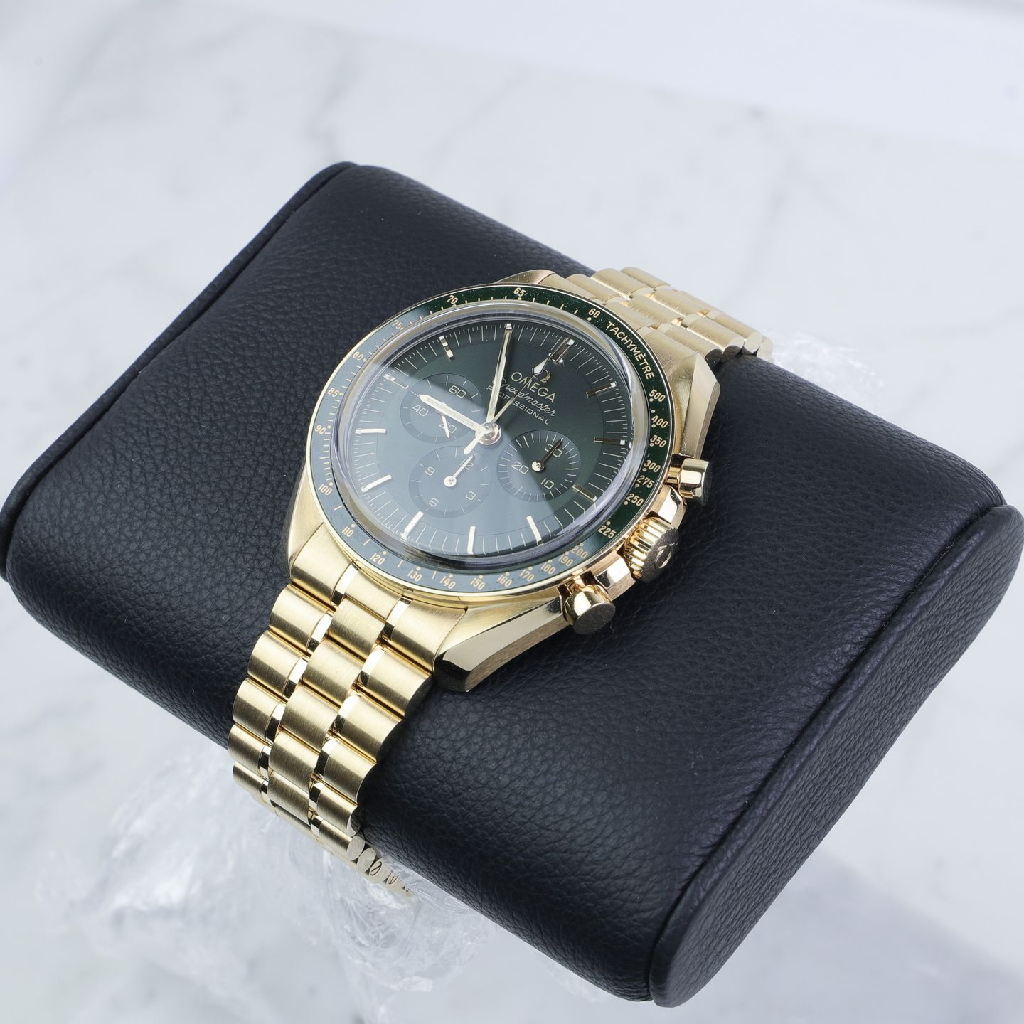 Omega Speedmaster Professional Moonwatch 310.60.42.50.10.001 (2023) - Green dial 42 mm Yellow Gold case (1/1)