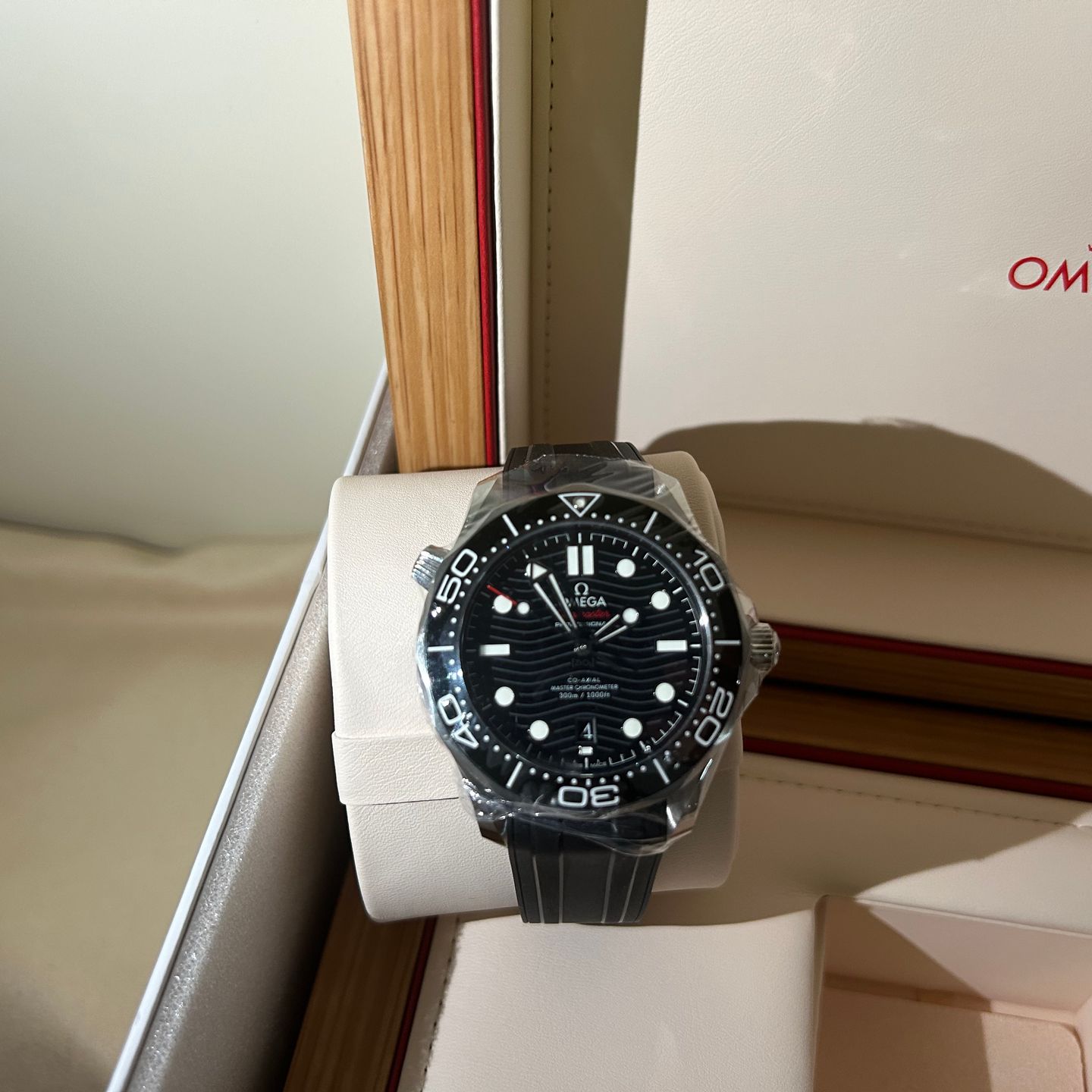 Omega Seamaster Diver 300 M 210.32.42.20.01.001 (2024) - Black dial 42 mm Steel case (7/8)