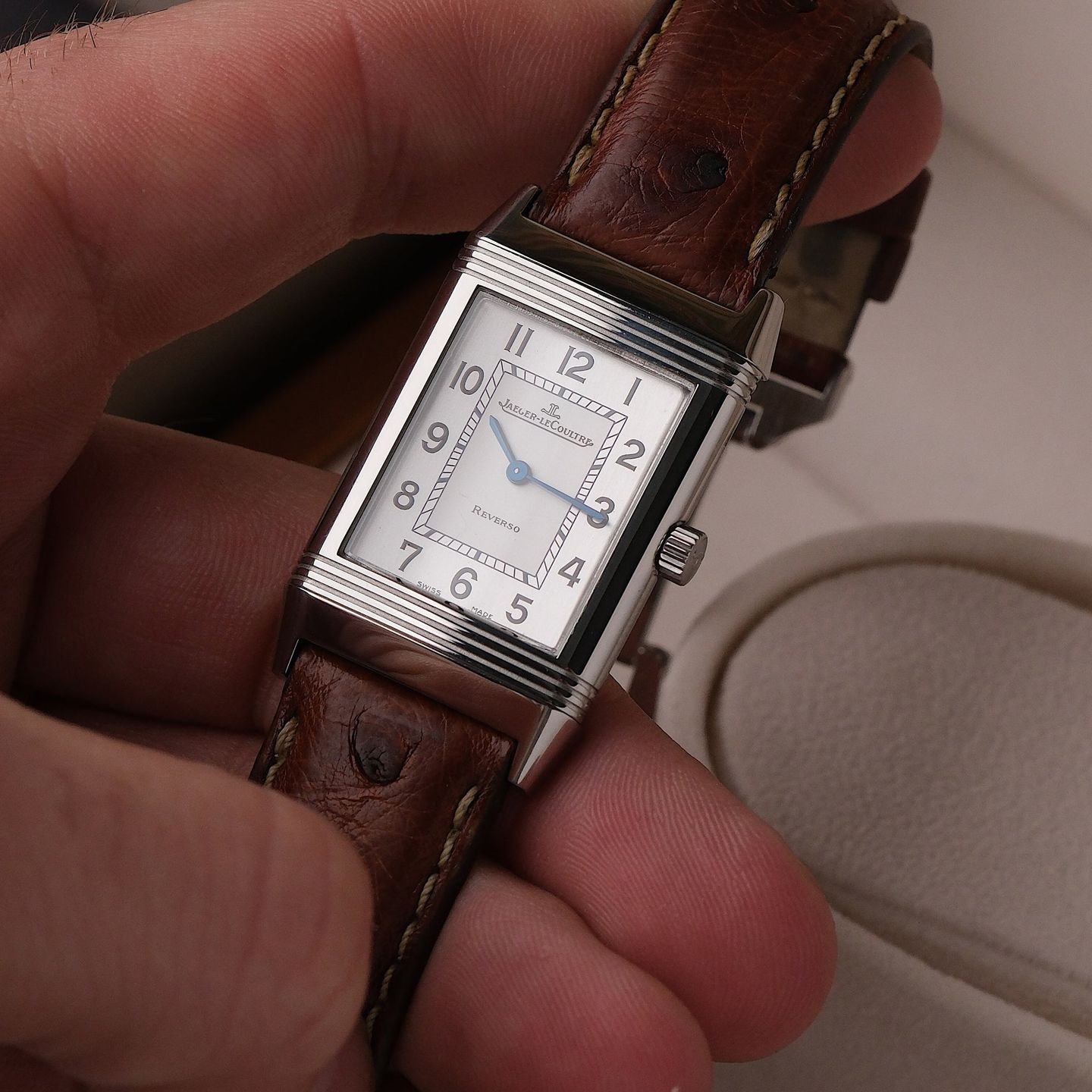 Jaeger-LeCoultre Reverso Classique 252.8.47 - (3/8)