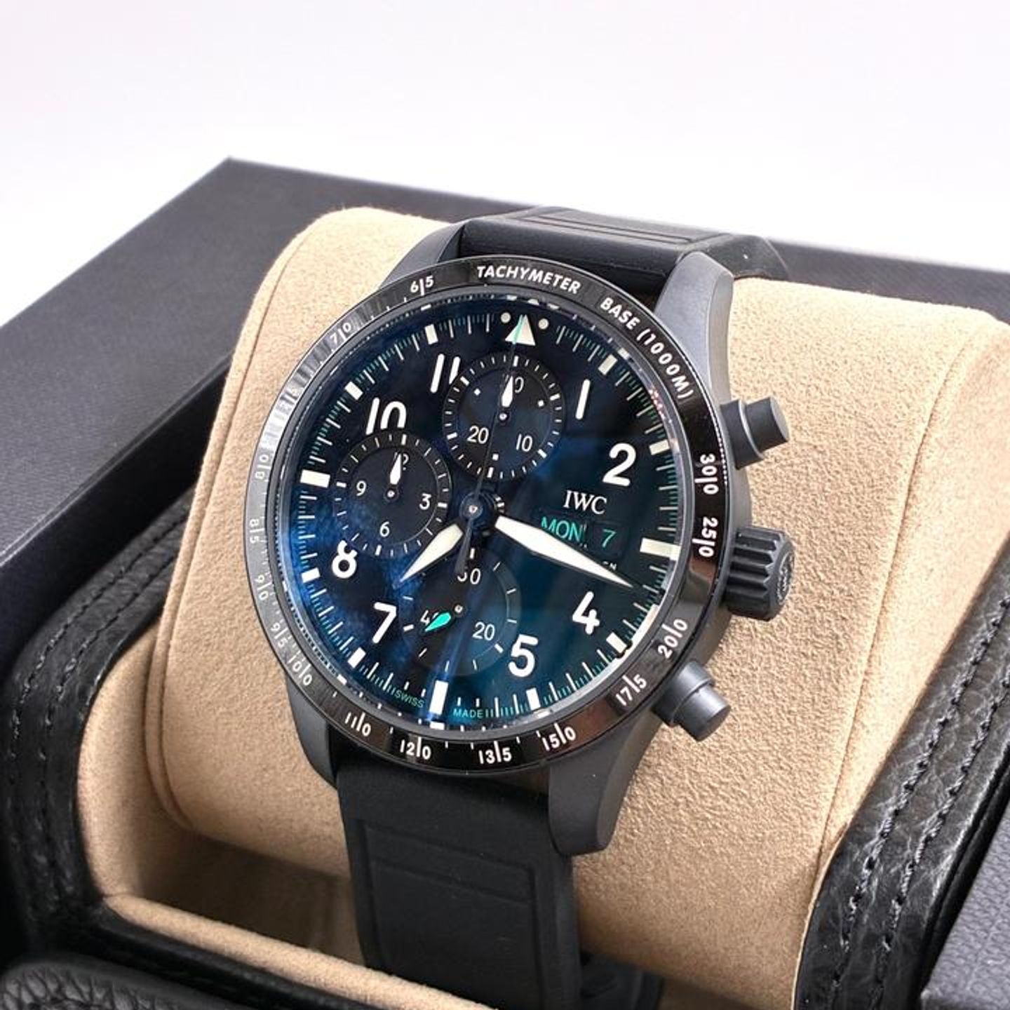 IWC Pilot IW388306 - (3/8)