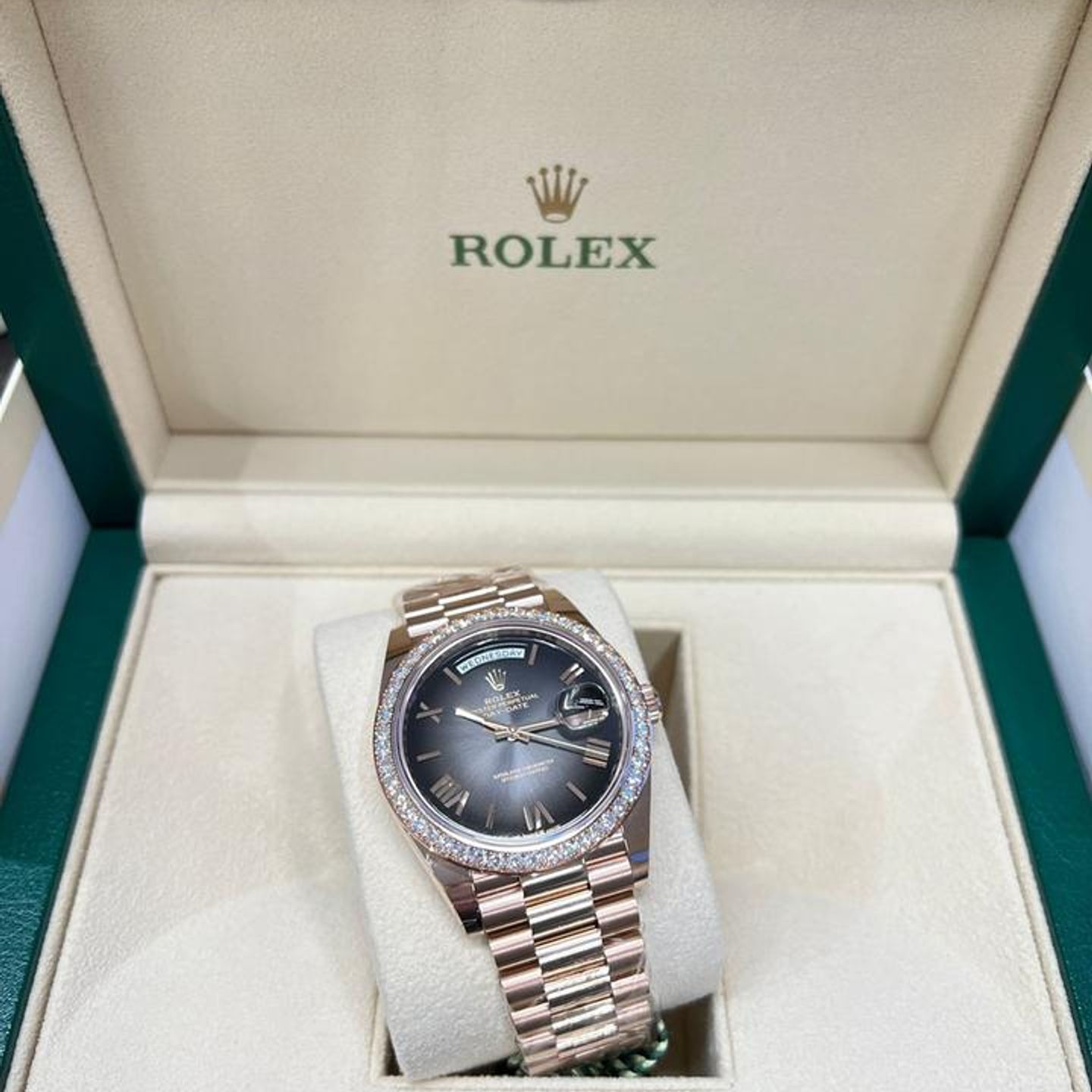 Rolex Day-Date 228345RBR (2024) - Black dial 40 mm Rose Gold case (2/9)