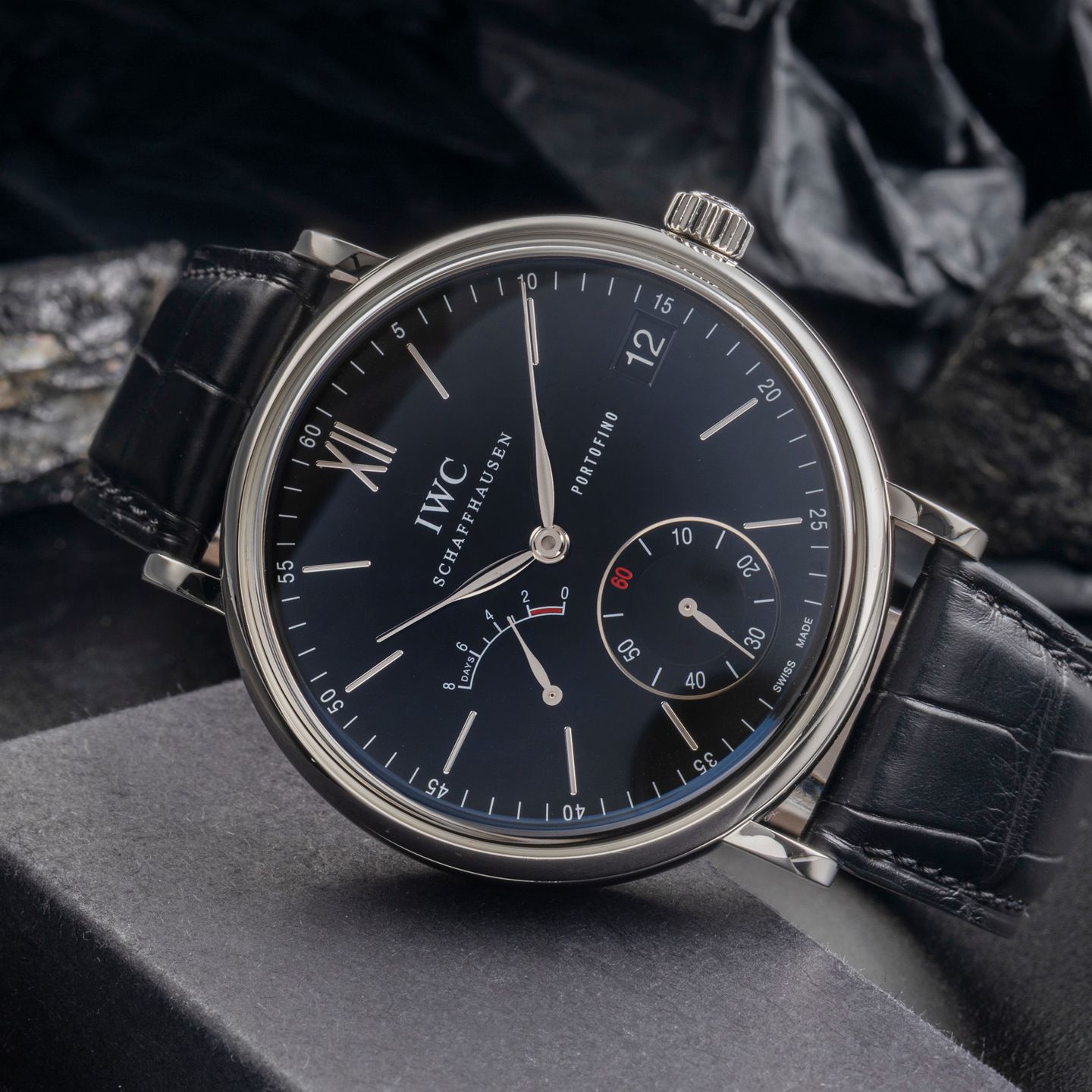 IWC Portofino Hand-Wound IW510102 (Unknown (random serial)) - Black dial 45 mm Steel case (2/8)