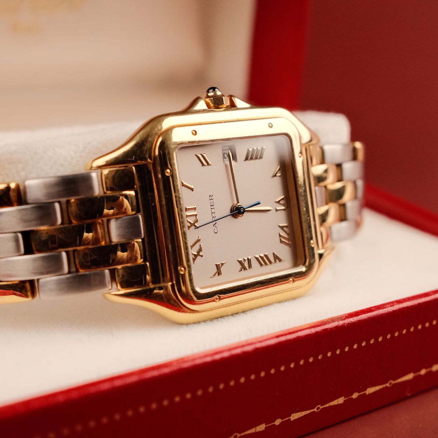 Cartier Panthère 1060 (Unknown (random serial)) - Silver dial 27 mm Yellow Gold case (2/8)