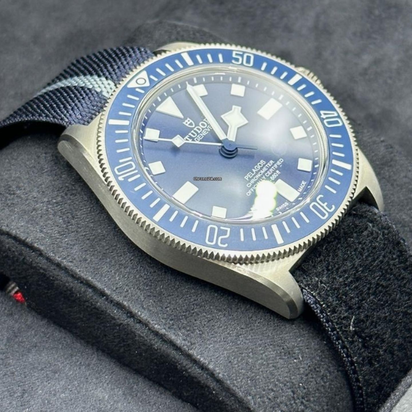 Tudor Pelagos 25707B/23 (2024) - Blue dial 42 mm Titanium case (2/7)