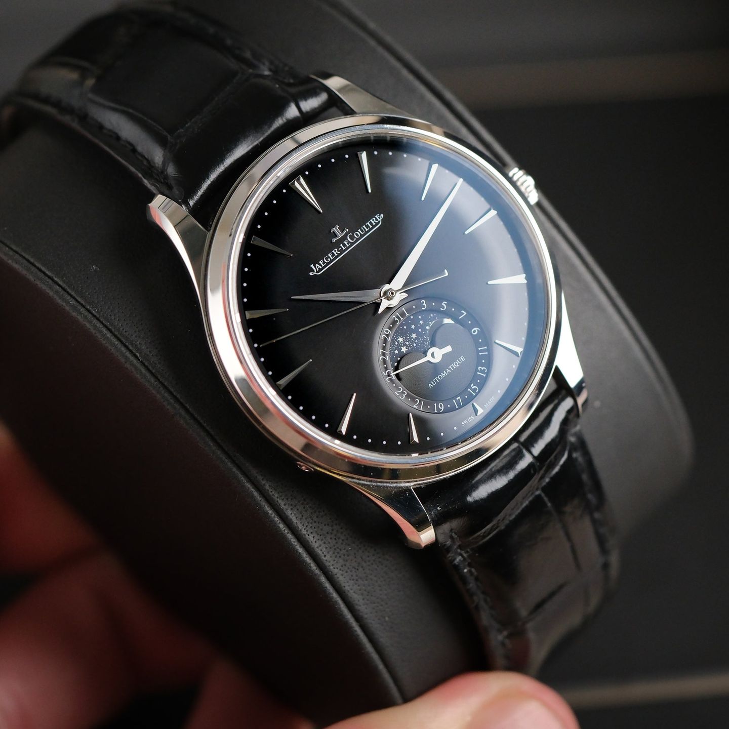Jaeger-LeCoultre Master Ultra Thin Moon Q1368471 (2022) - Black dial 39 mm Steel case (1/8)