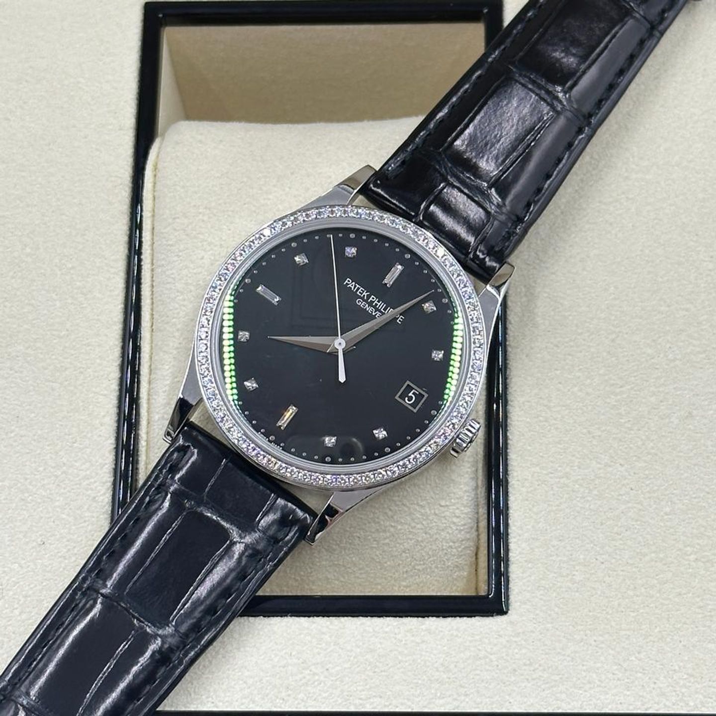 Patek Philippe Calatrava 5297G-001 - (1/10)