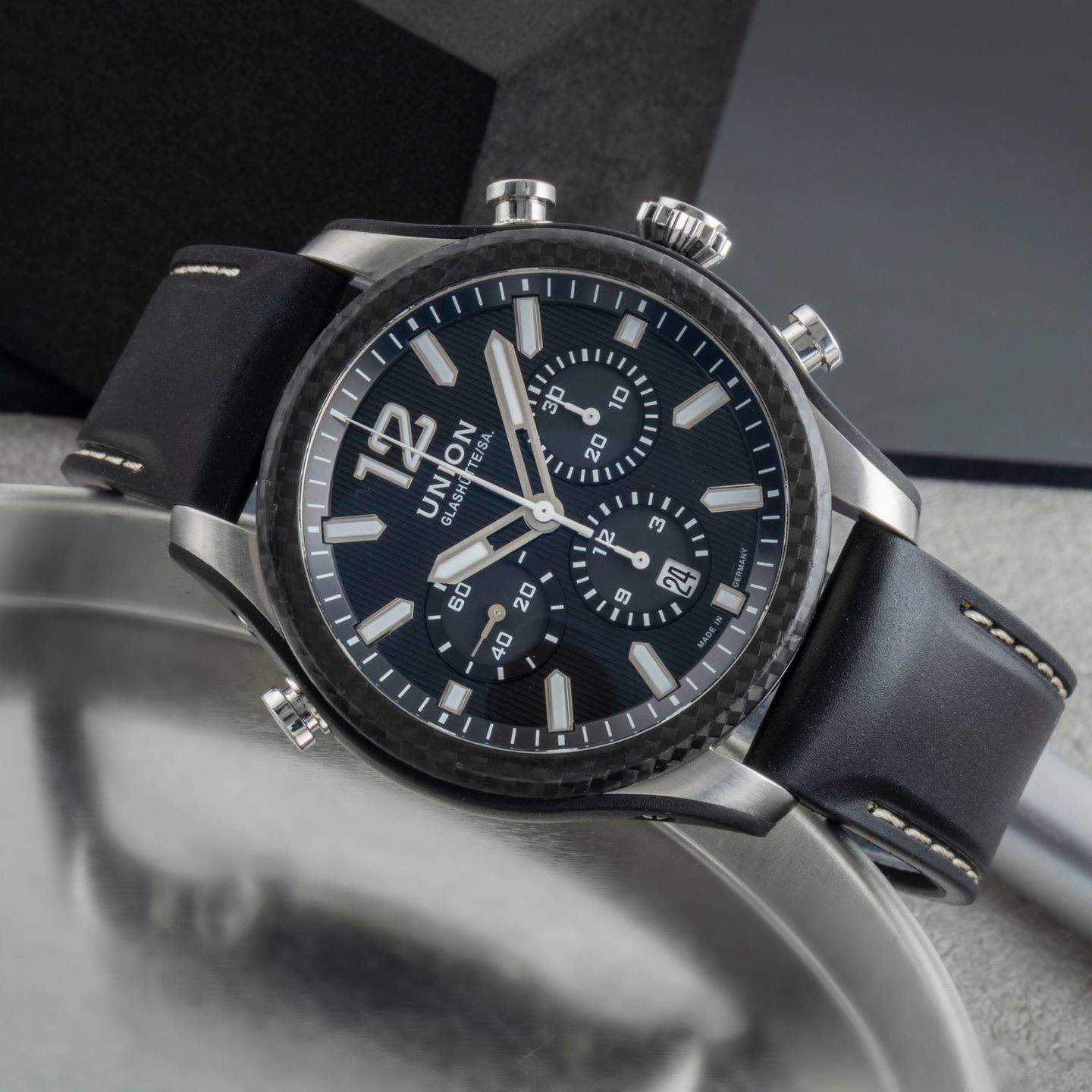 Union Glashütte Belisar Chronograph D009.927.26.207.00 (2018) - Zwart wijzerplaat 45mm Staal (2/8)