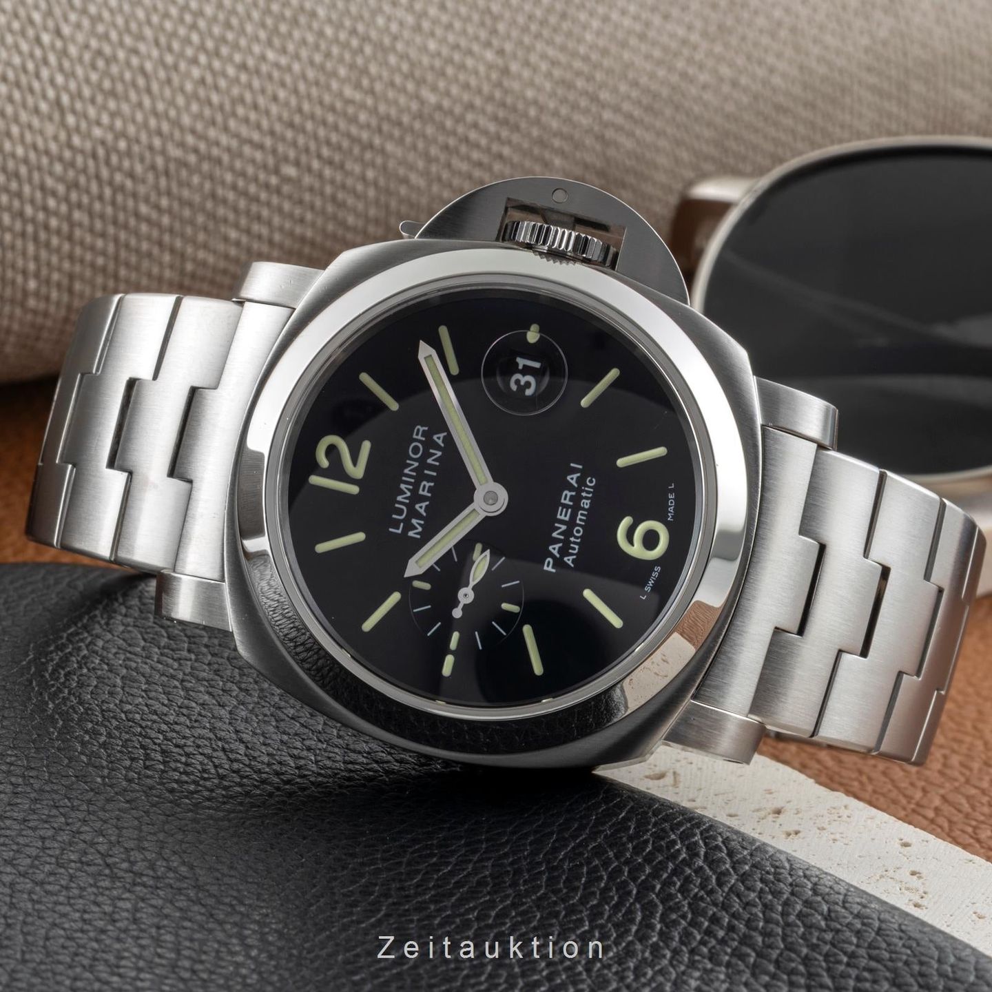 Panerai Luminor Marina Automatic PAM00299 (Onbekend (willekeurig serienummer)) - Zwart wijzerplaat 44mm Staal (2/8)