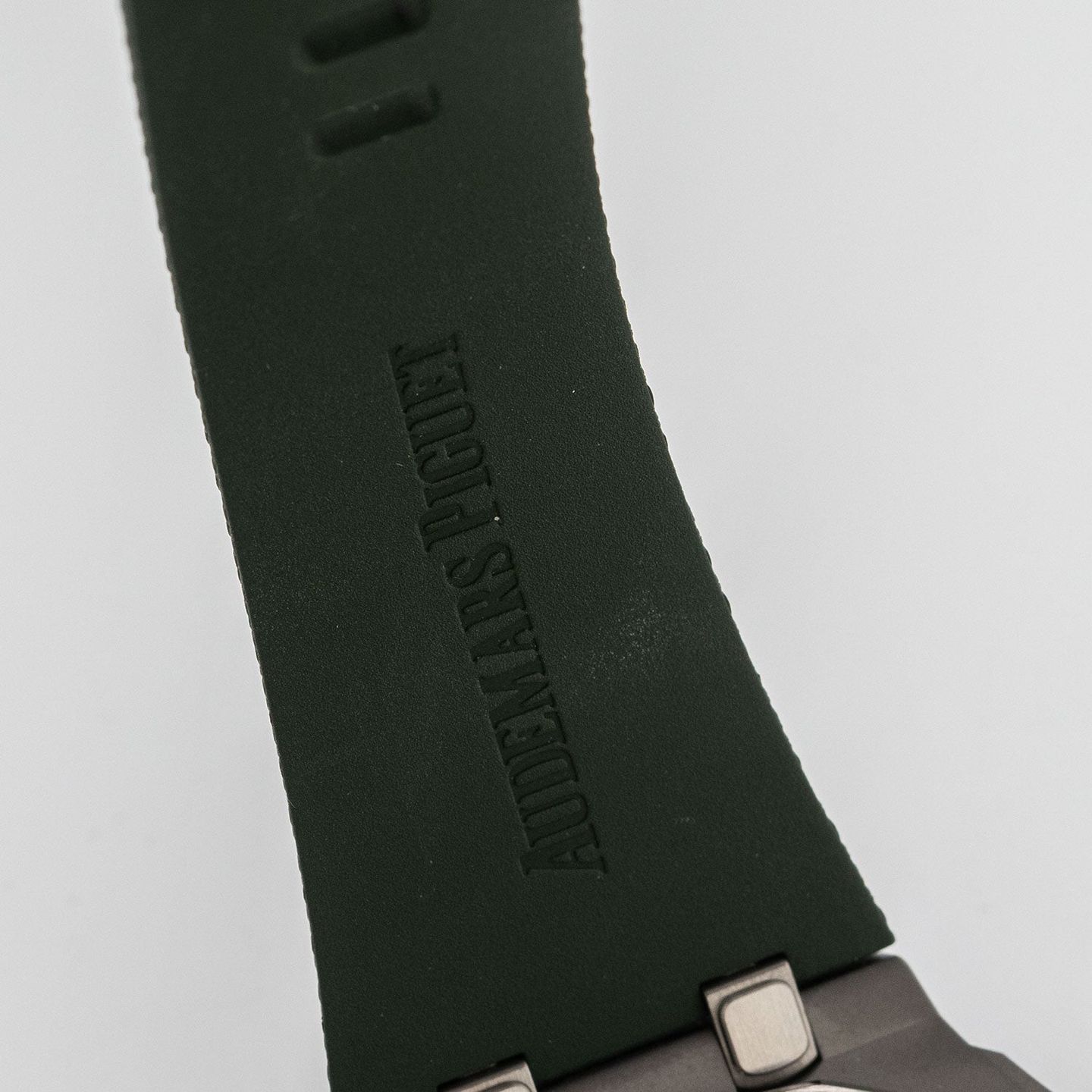 Audemars Piguet Royal Oak Offshore 26238TI.OO.A056CA.01 (2021) - Green dial 42 mm Titanium case (6/8)