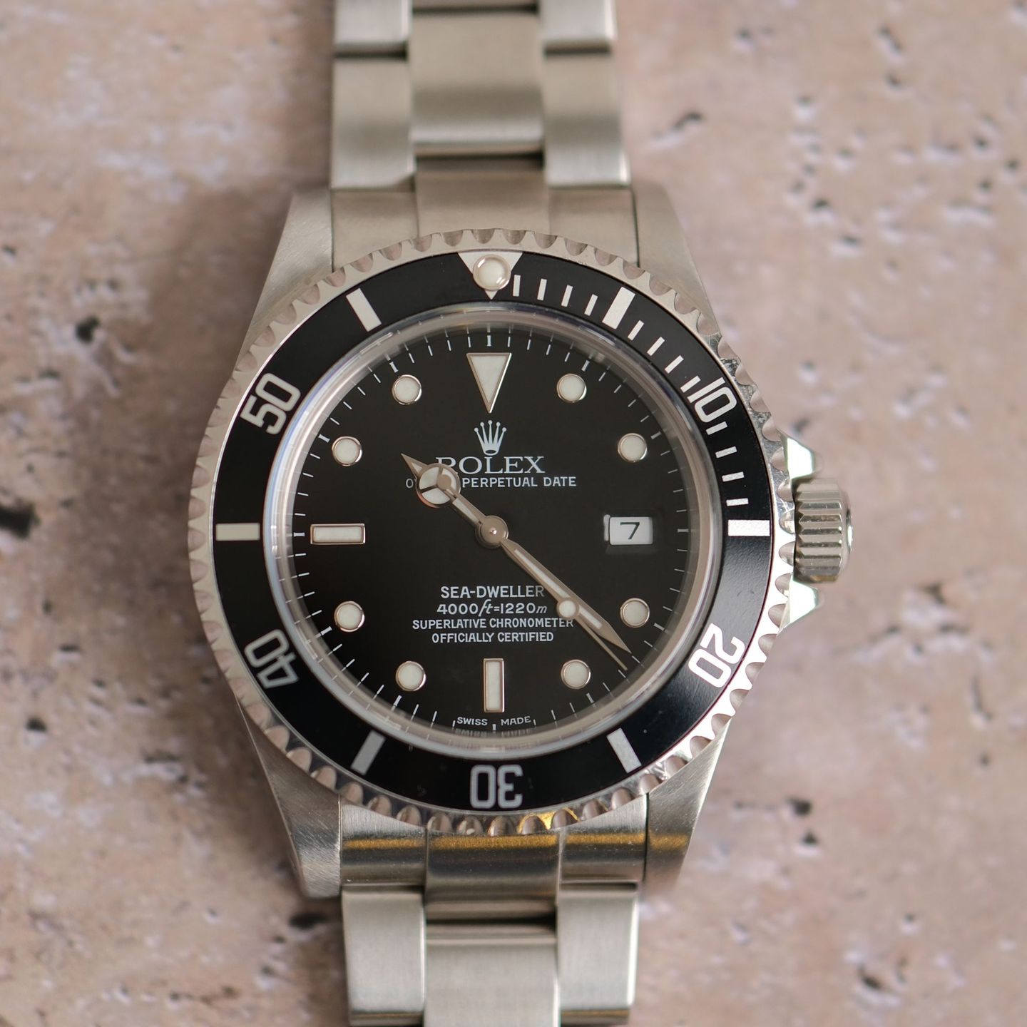 Rolex Sea-Dweller 4000 16600 (2003) - Black dial 40 mm Steel case (4/8)