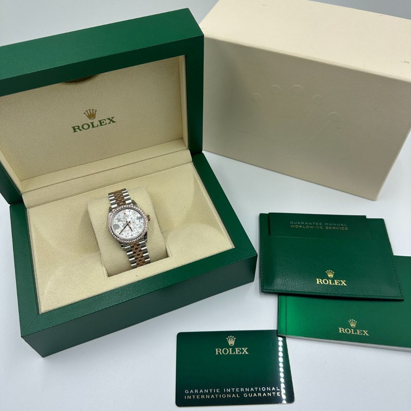 Rolex Datejust 31 278381RBR (2024) - Zilver wijzerplaat 31mm Staal (2/8)